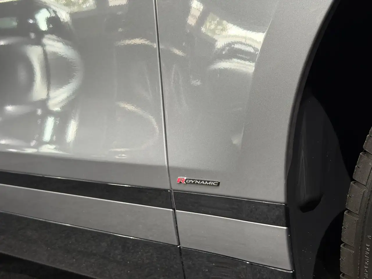 Land Rover Range Rover Velar 2.0 d Velar R-Dynamic / PANO / LEDER / VOLL Bild 17