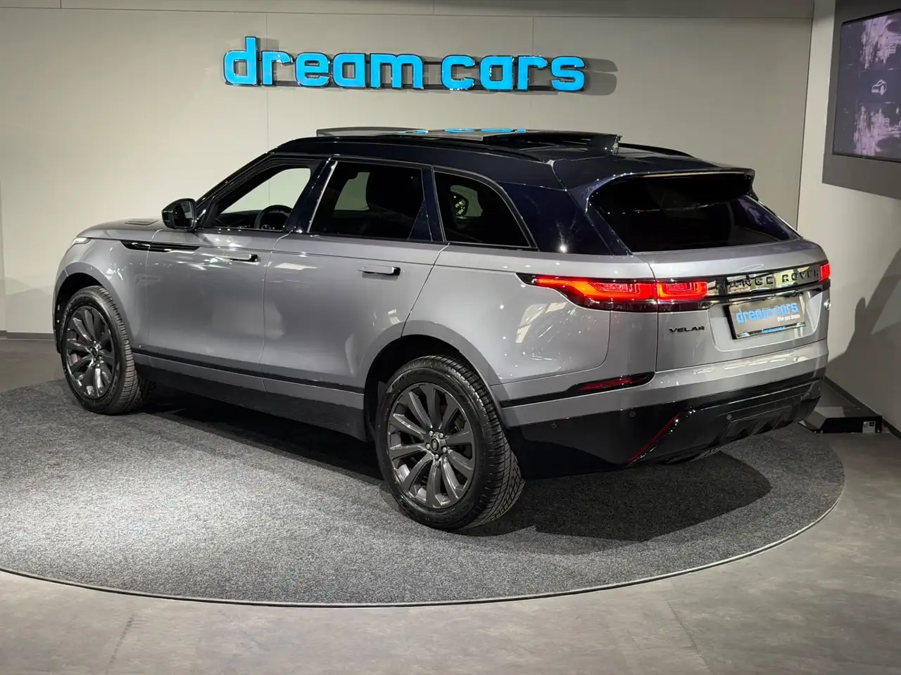 Land Rover Range Rover Velar 2.0 d Velar R-Dynamic / PANO / LEDER / VOLL Bild 21