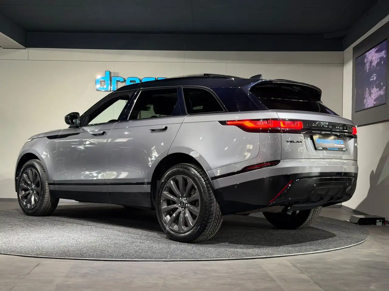 Land Rover Range Rover Velar 2.0 d Velar R-Dynamic / PANO / LEDER / VOLL Bild 3