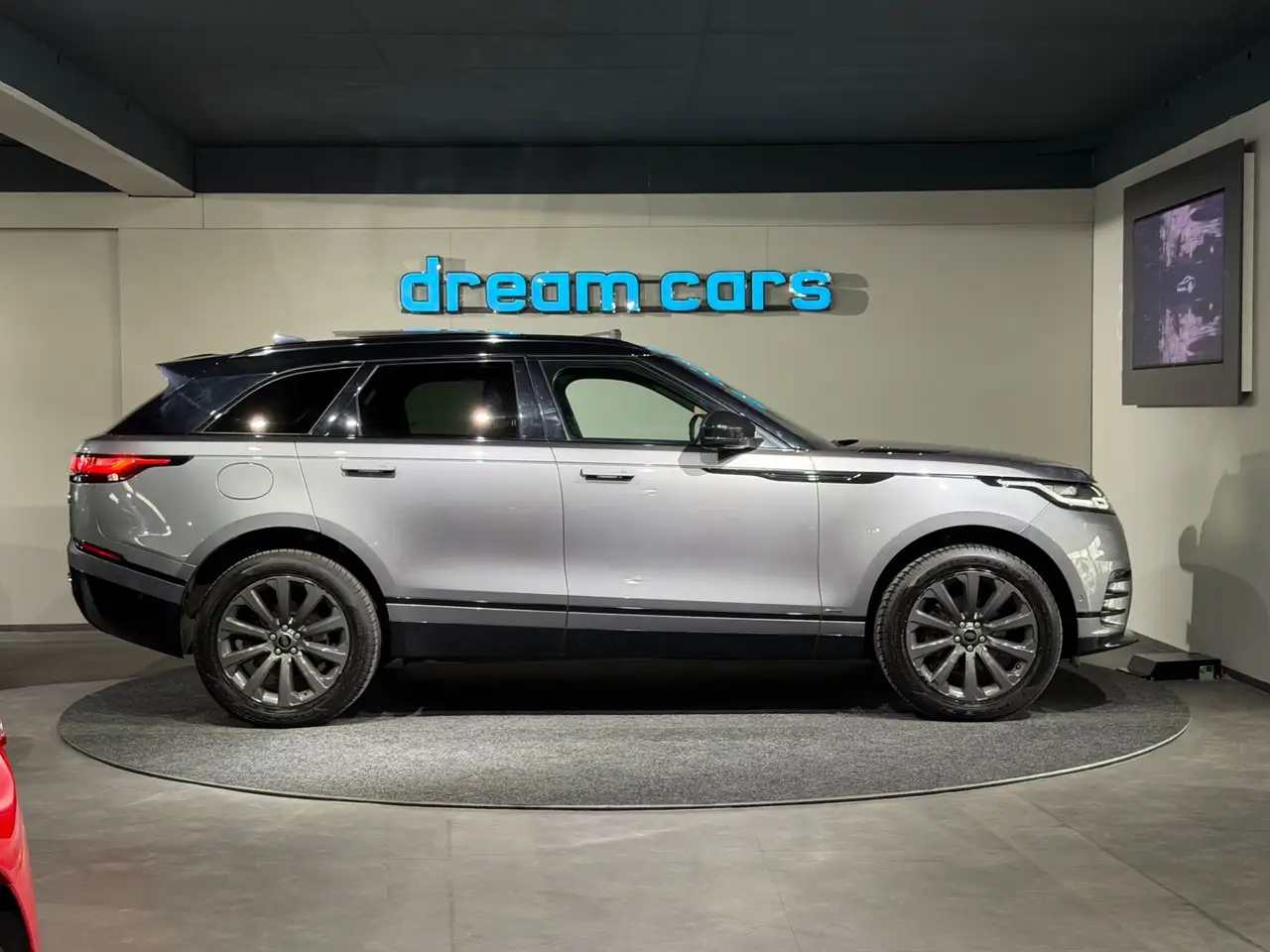 Land Rover Range Rover Velar 2.0 d Velar R-Dynamic / PANO / LEDER / VOLL Bild 24