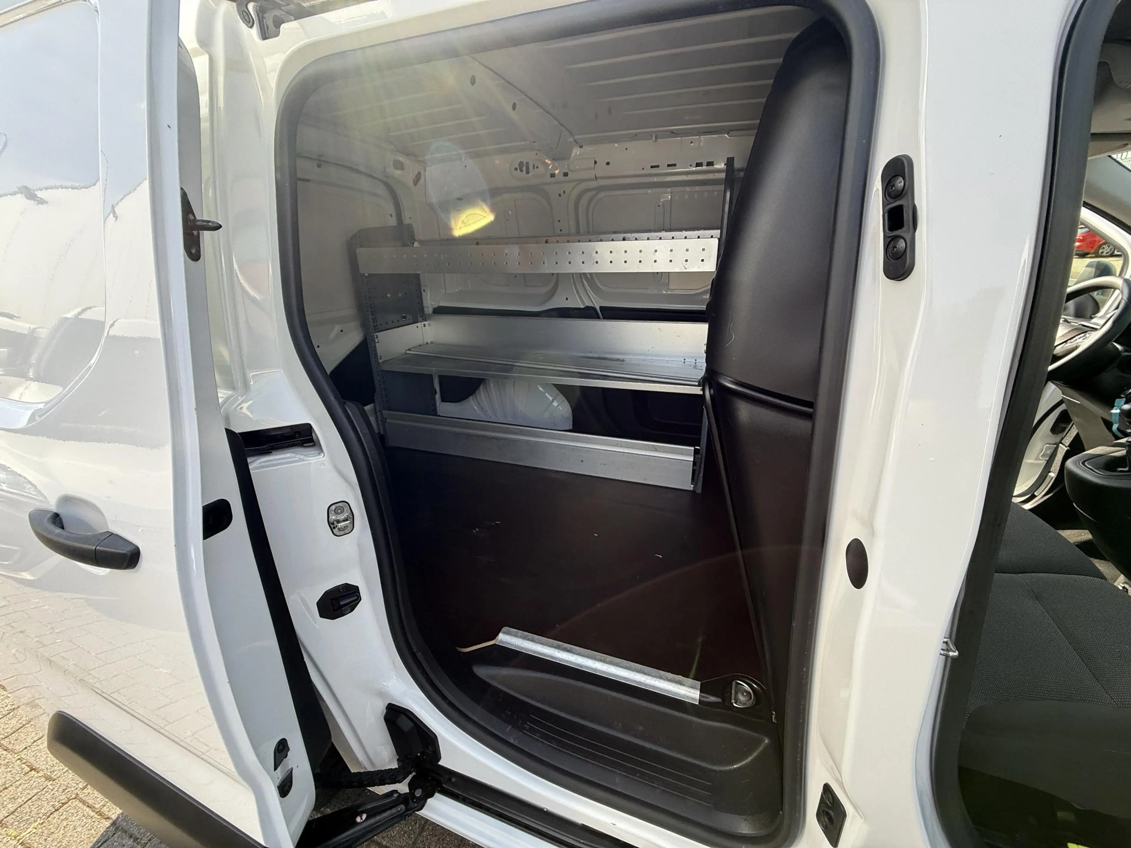 Opel Combo 1.2 Turbo L1H1 Edition BENZINE 3-ZTIS CARPLAY — photo 11