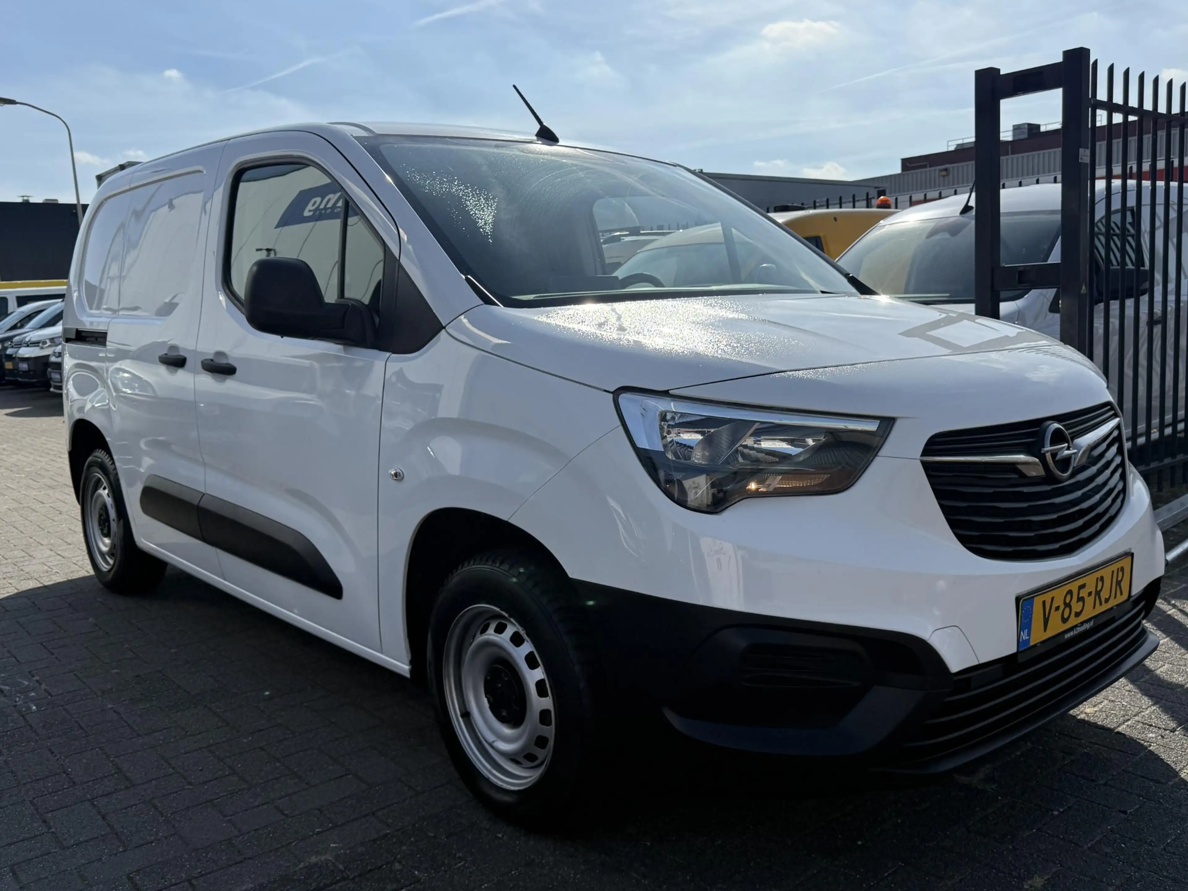Opel Combo 1.2 Turbo L1H1 Edition BENZINE 3-ZTIS CARPLAY — photo 5