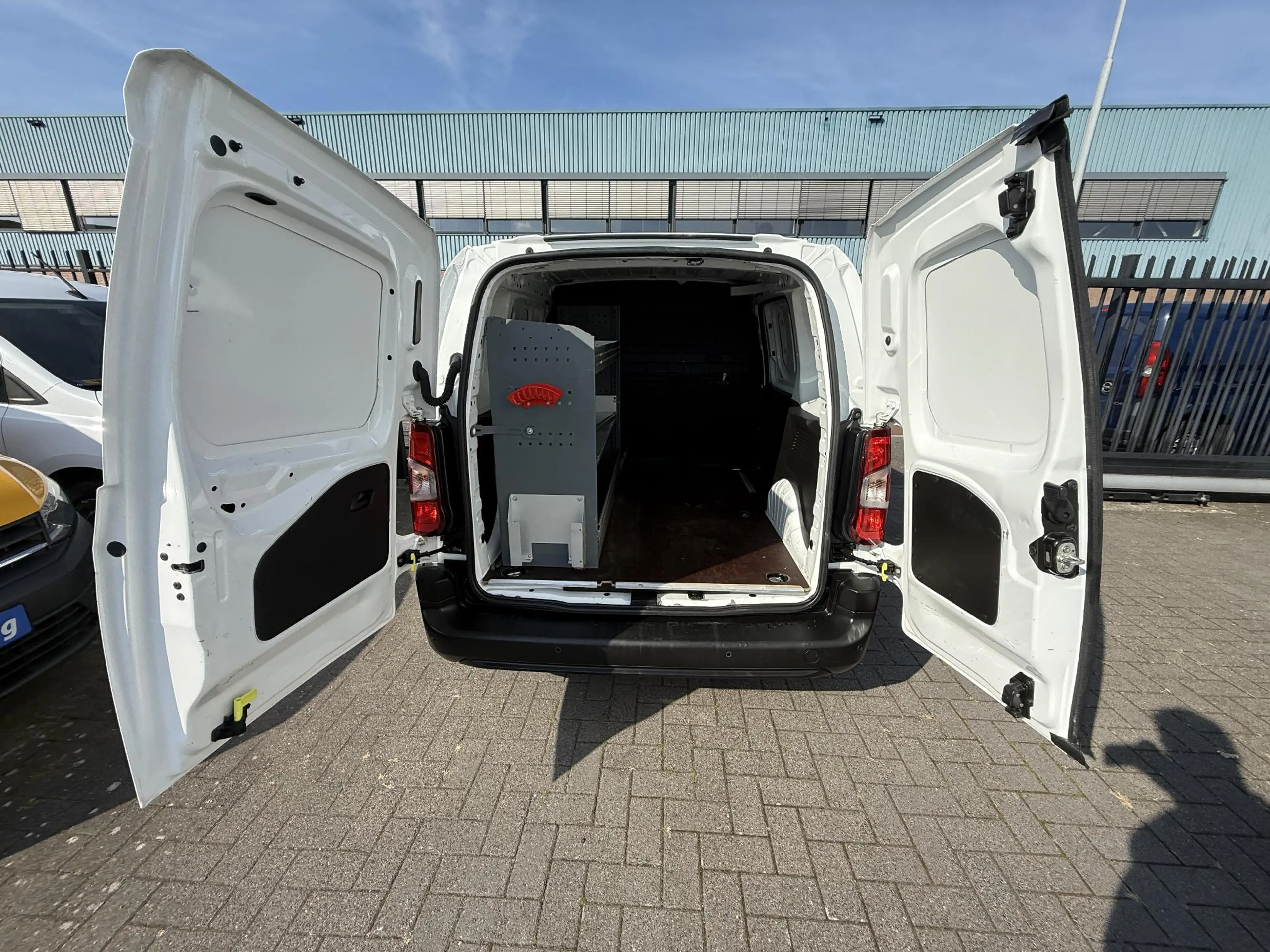 Opel Combo 1.2 Turbo L1H1 Edition BENZINE 3-ZTIS CARPLAY — photo 7