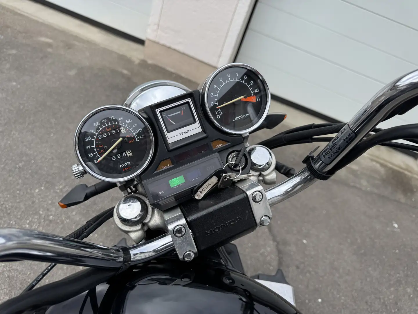 Honda VF 700 - 1