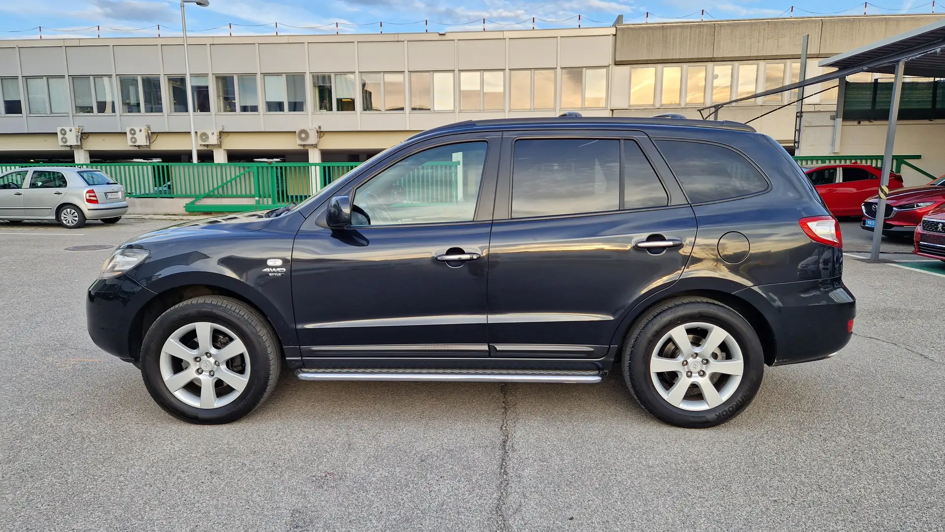Hyundai SANTA FE Santa Fe 2,2 CRDi VGT Style 4WD Style Schwarz - 2