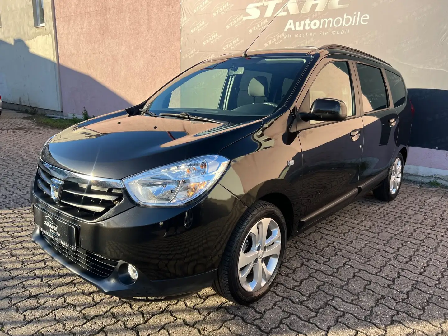 Dacia Lodgy Prestige*Navi*Klima*Shz*PDC*Scheckheft*Top Schwarz - 1