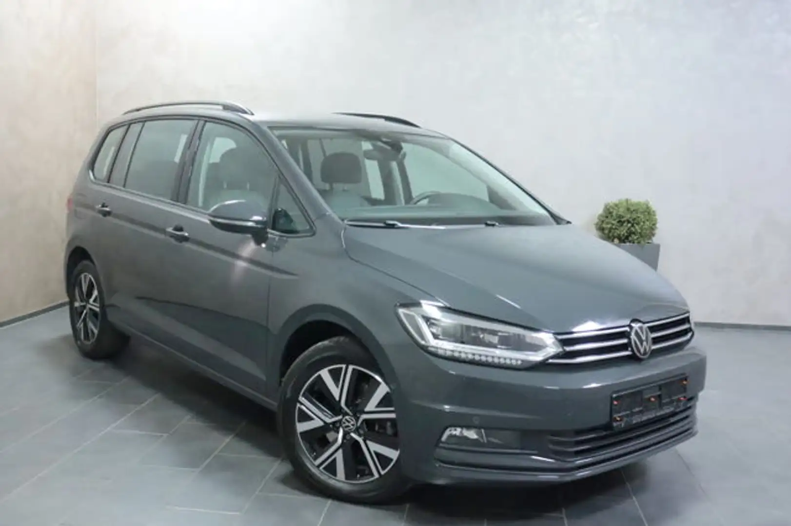 Volkswagen Touran 2.0 TDI DSG 7-Sitzer CL STHZG CAM VIRTUAL Grau - 2