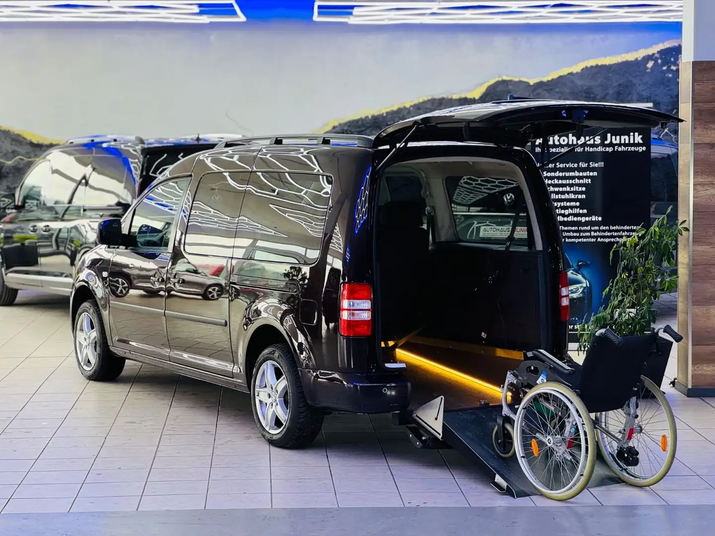 Volkswagen Caddy Maxi-DSG-Rollstuhlgerecht-Rampe Negru - 1