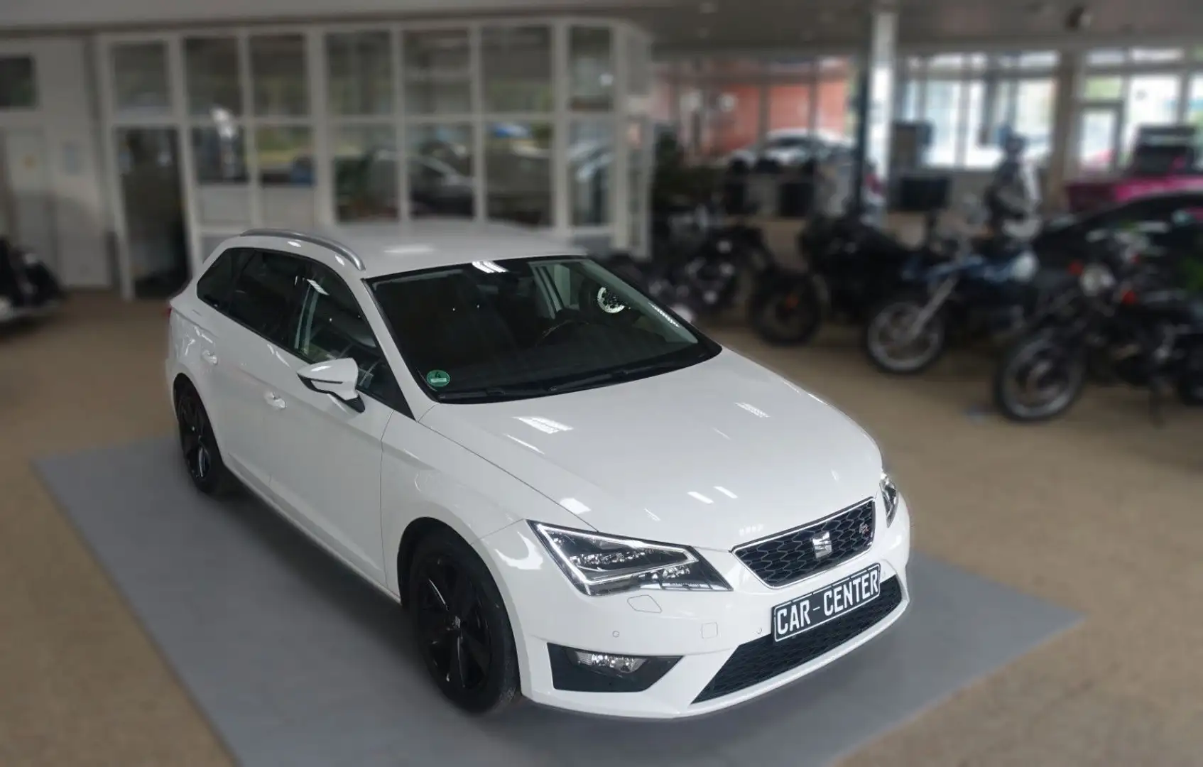 SEAT Leon 1.4 TSI ACT FR Sporttourer; LED NAV Mirror Weiß - 2