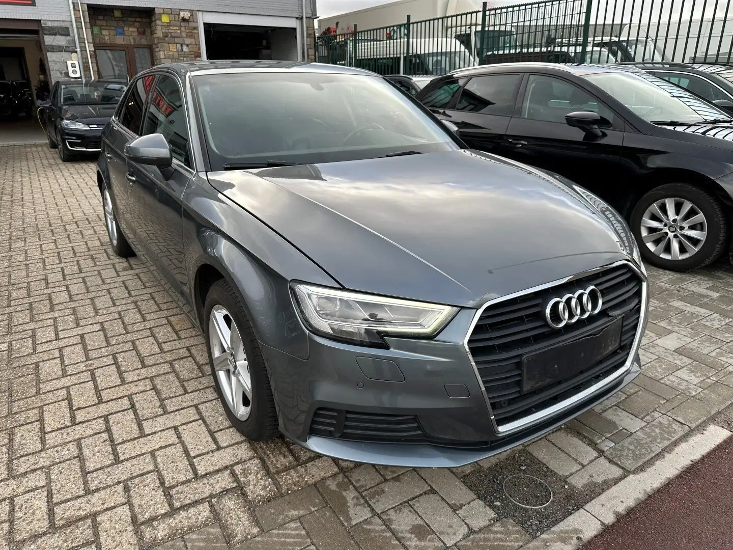 Audi A3 A3 30 g-tron Sportback S tronic Gris - 2