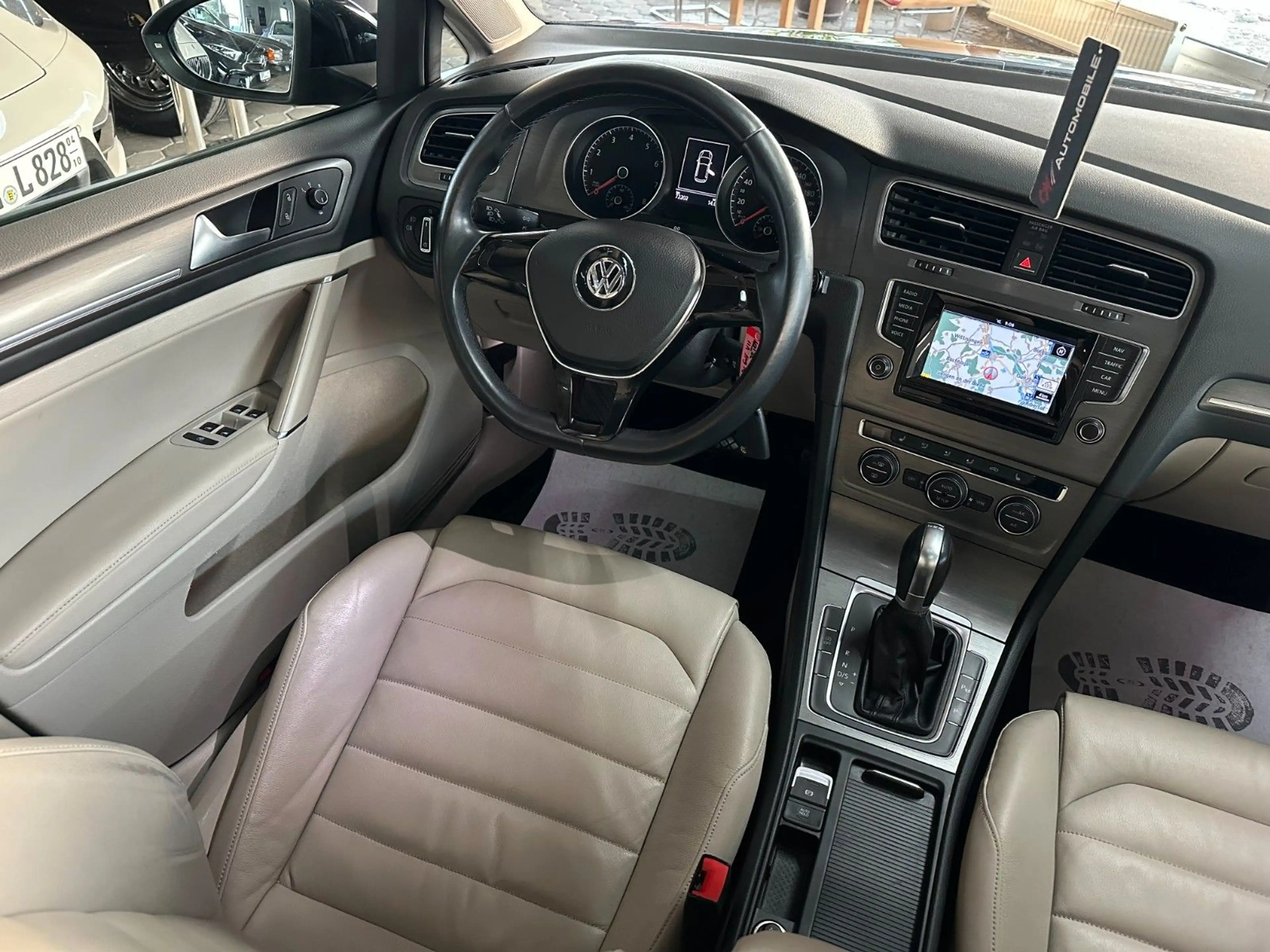Volkswagen Golf VII Lim. BMT DSG*SHZ*Leder*Pano*Nav*Bi-Xen — photo 11