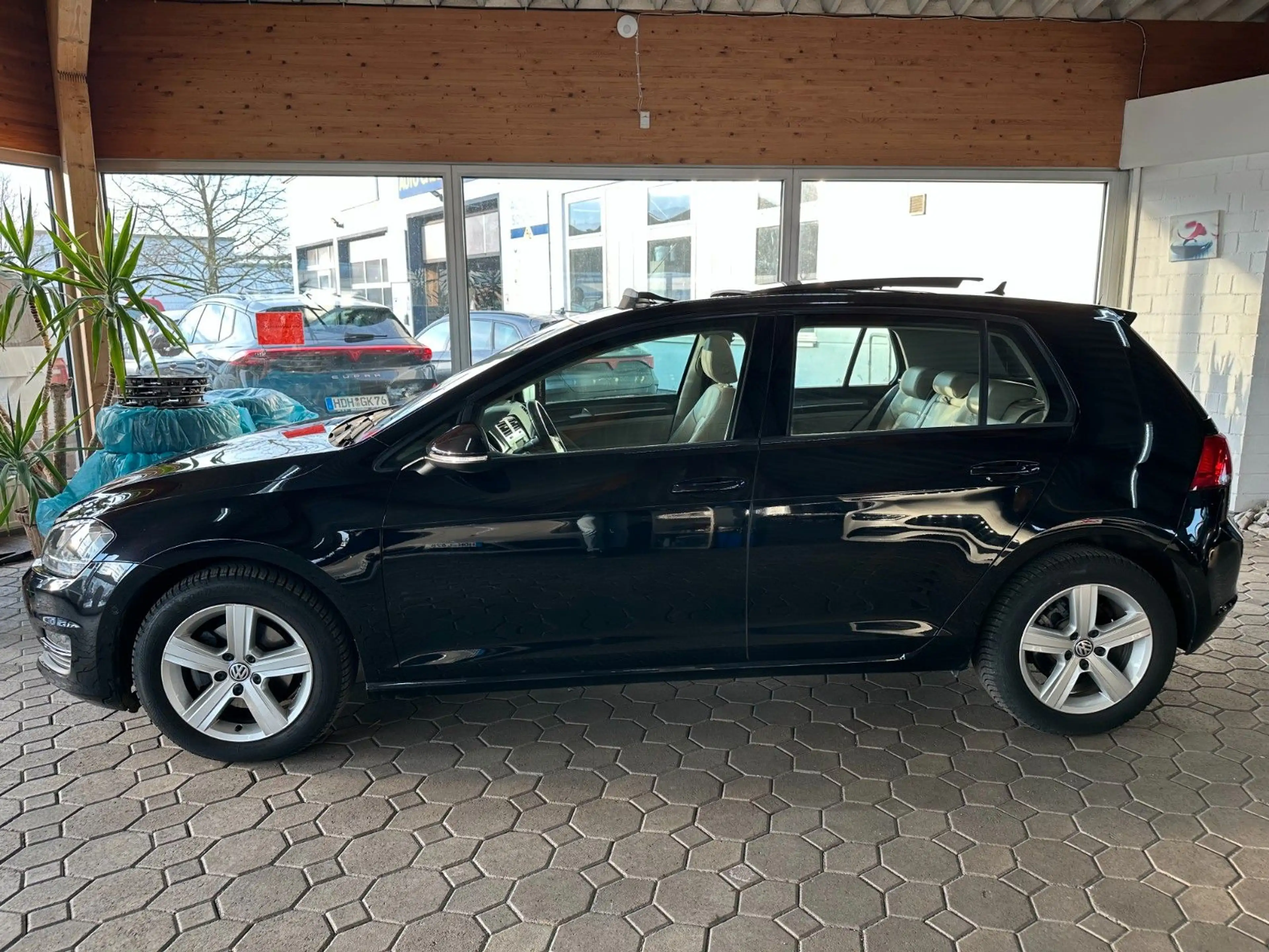 Volkswagen Golf VII Lim. BMT DSG*SHZ*Leder*Pano*Nav*Bi-Xen — photo 3