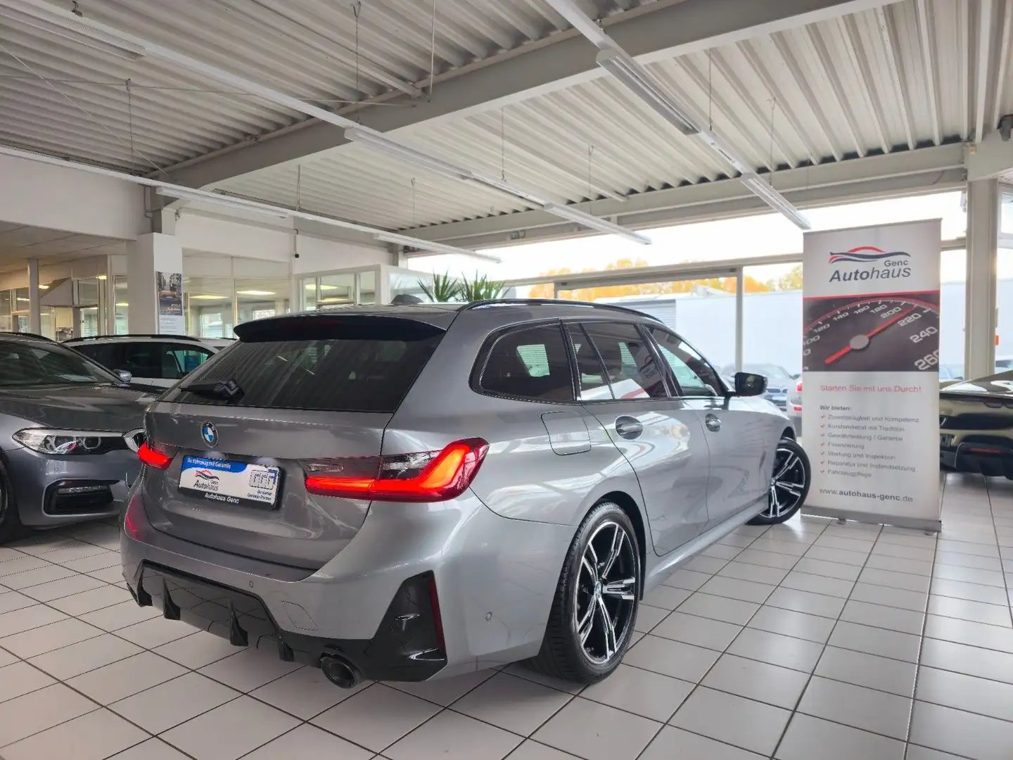 BMW 320 d Touring M Sport Pro Individual Kamera LED Gris - 2