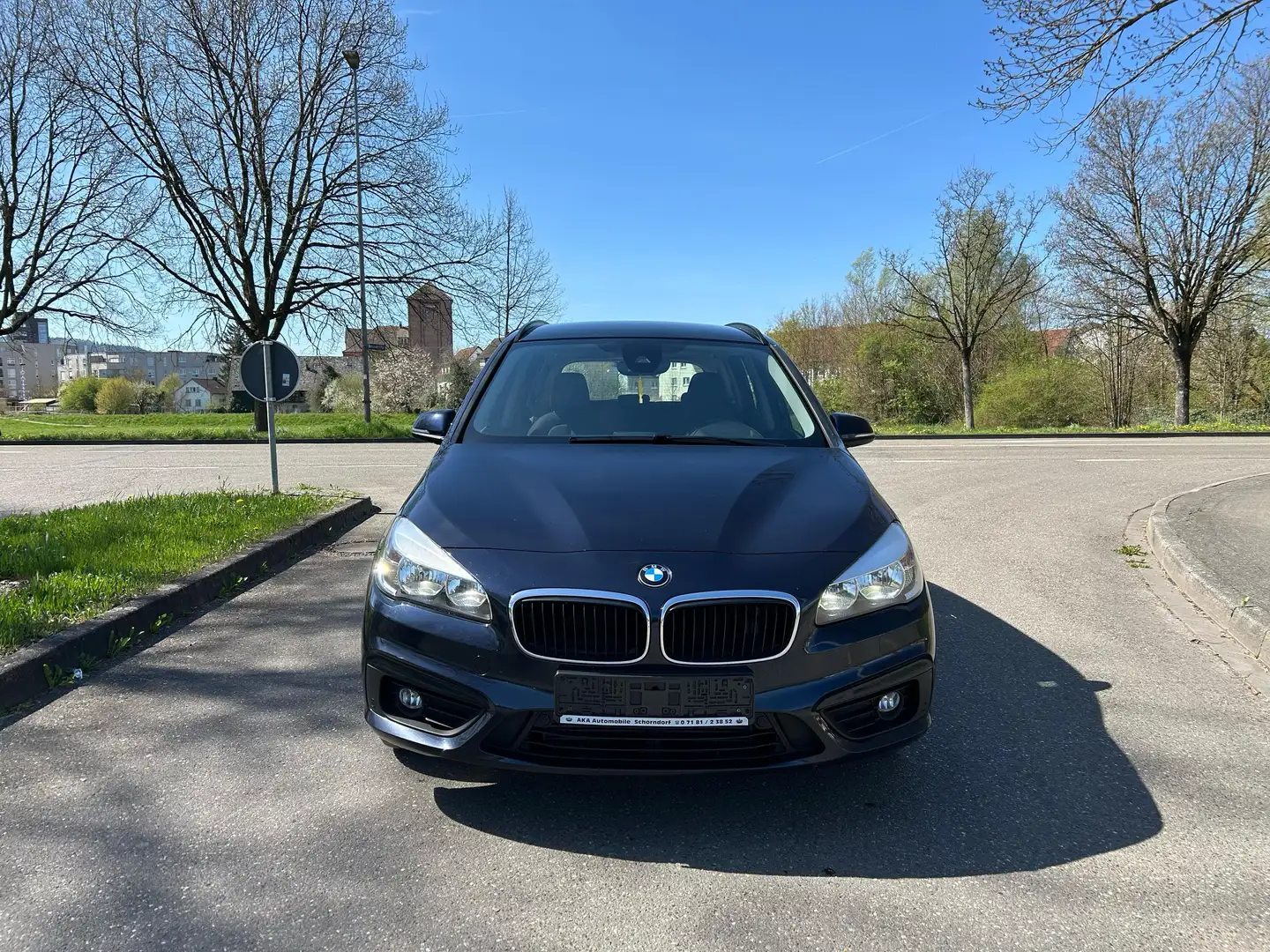 BMW 218 218 d Advantage Navi PDC Blau - 2