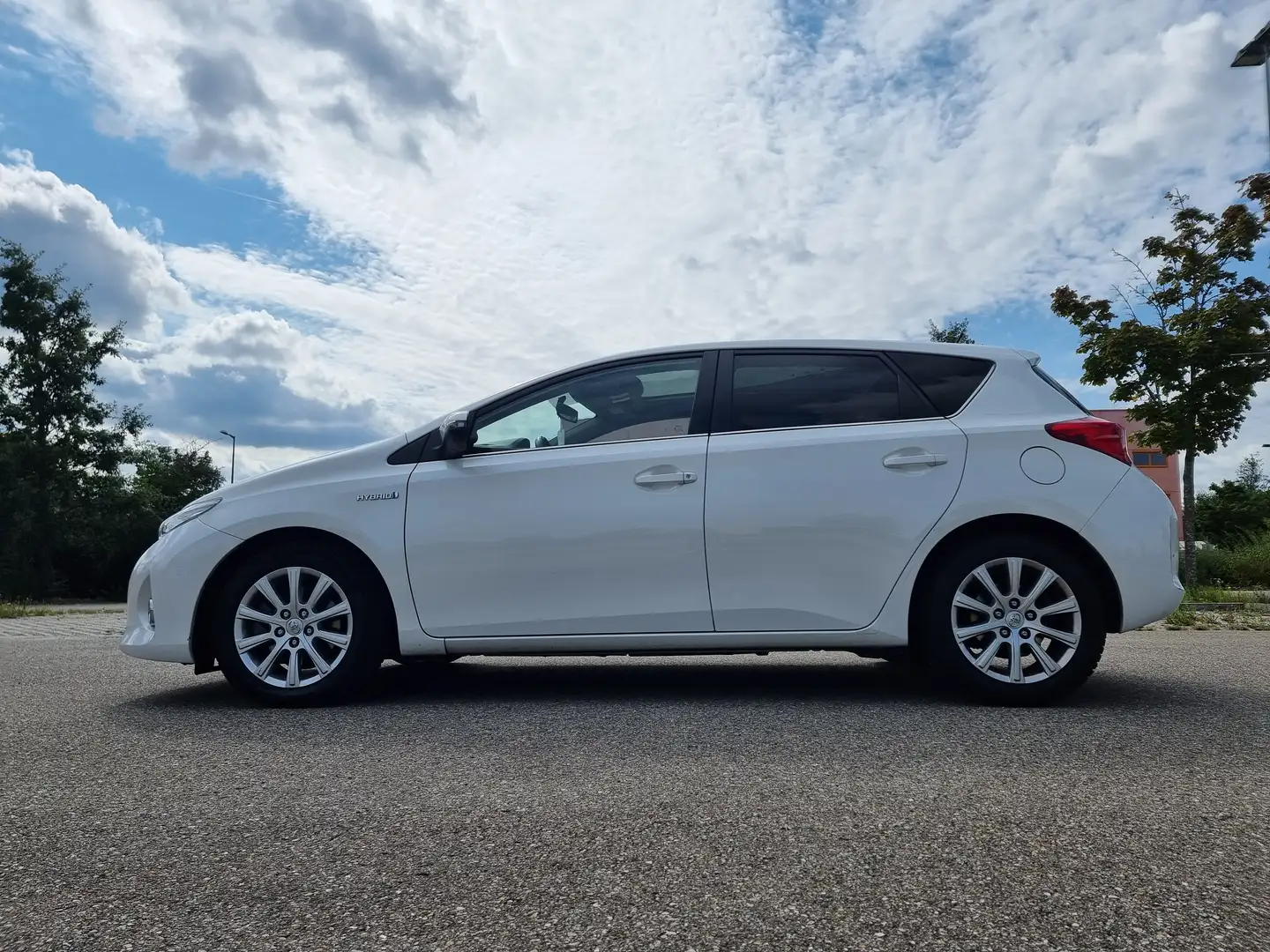 Toyota Auris Toyota Auris Hybrid 1.8 e-CVT Lounge, Panoramadach Weiß - 2