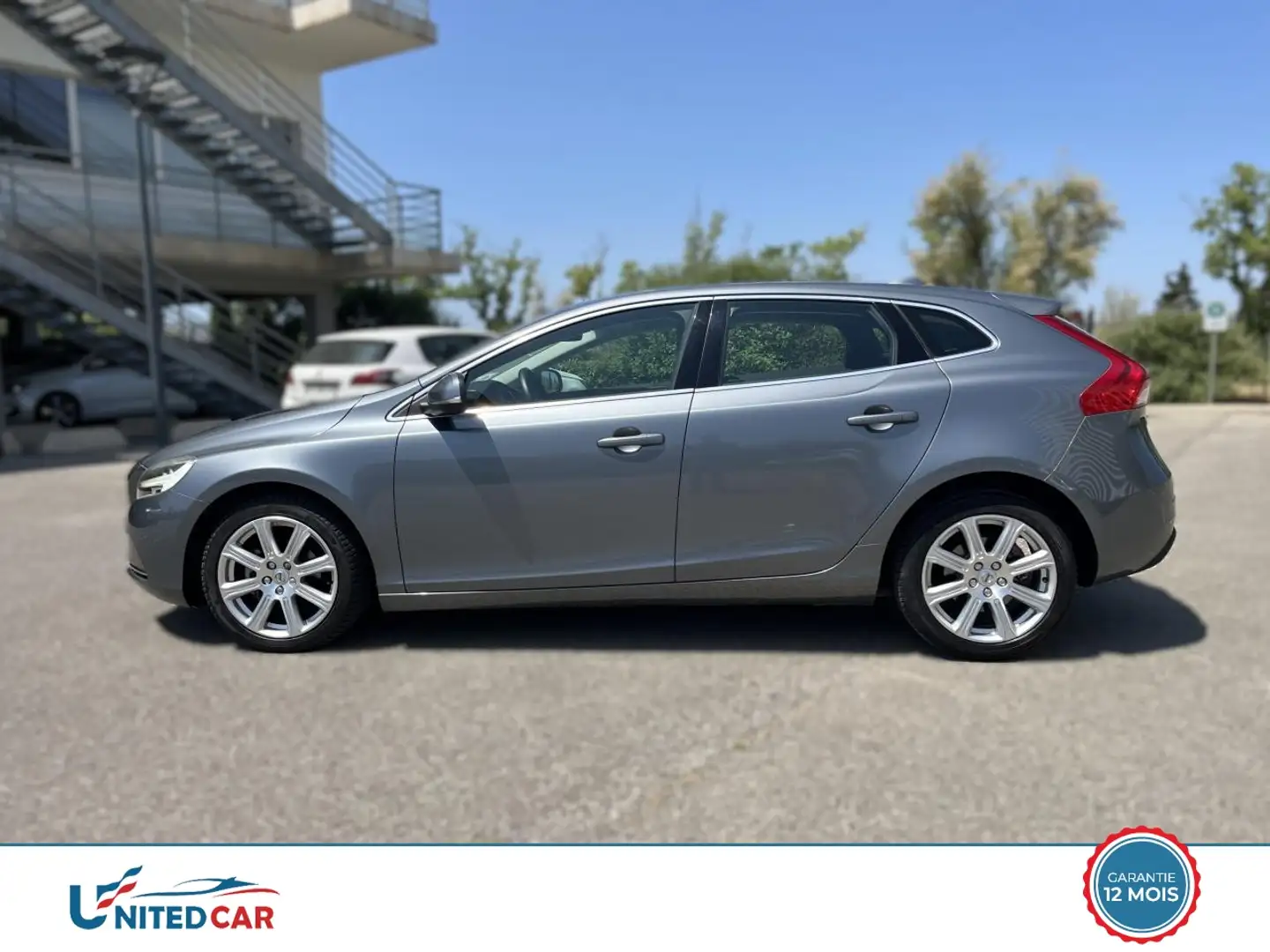 Volvo V40 D2 120 cv Version Inscription PHASE 2 Gris - 2