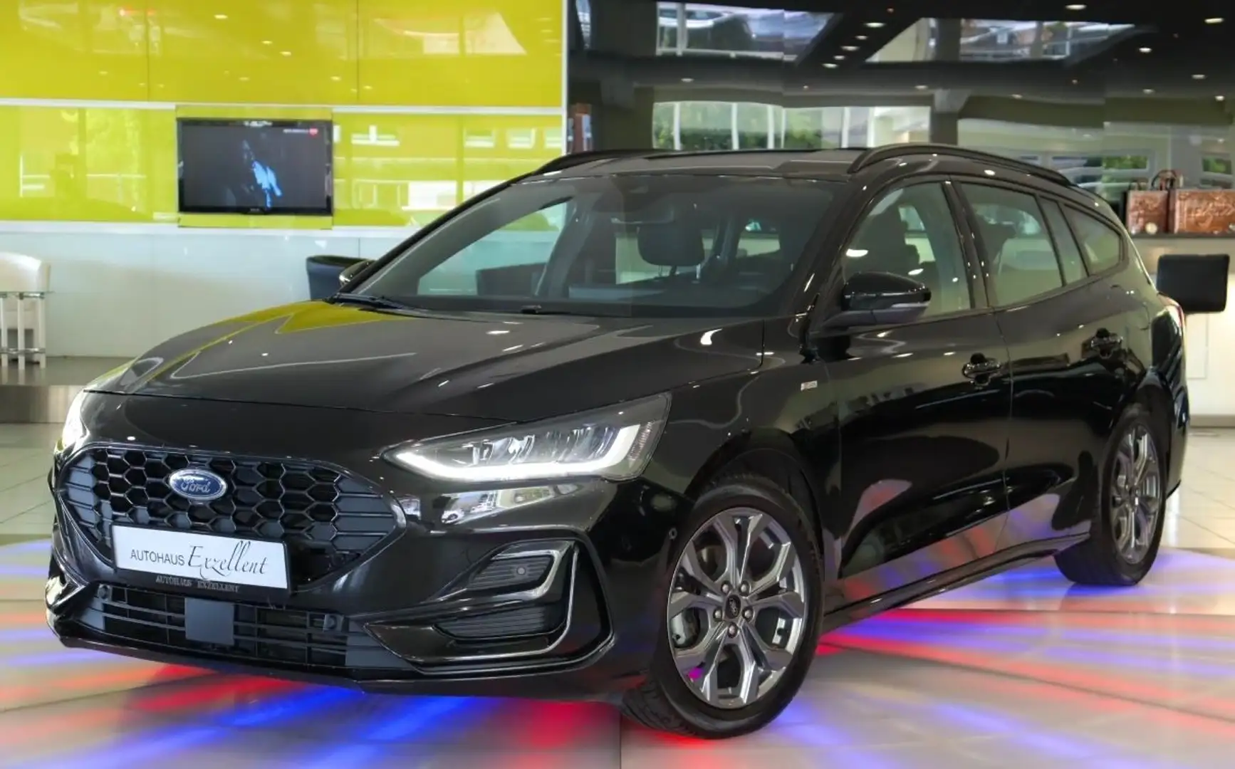 Ford Focus Turnier ST-Line*NAVI*KAMERA*SHZ*PDC*LED* Schwarz - 1