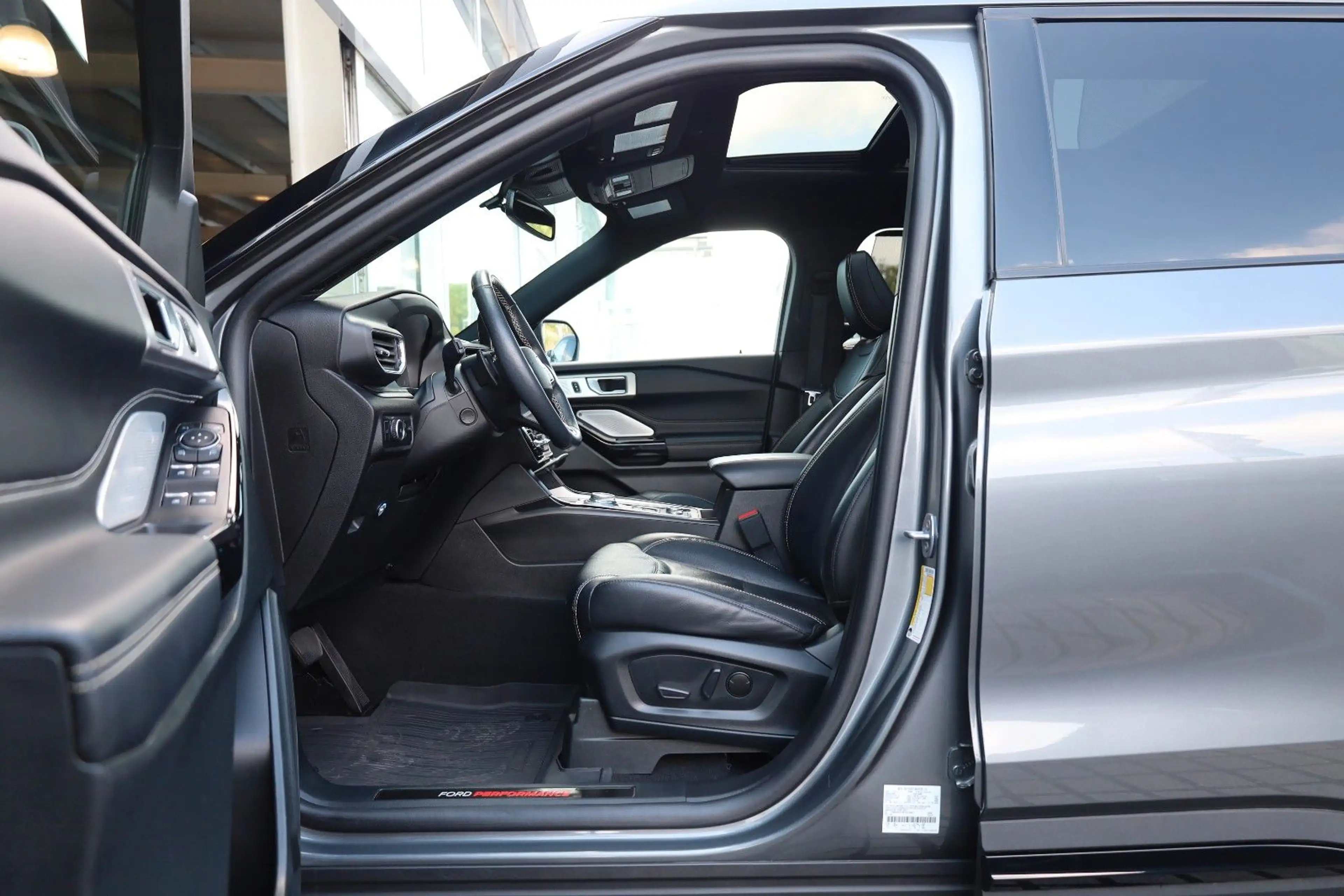 Ford Explorer ST 4x4/PRINS/PANO/B&O/4xSHZ/SBL/LHZ/R21 — photo 9