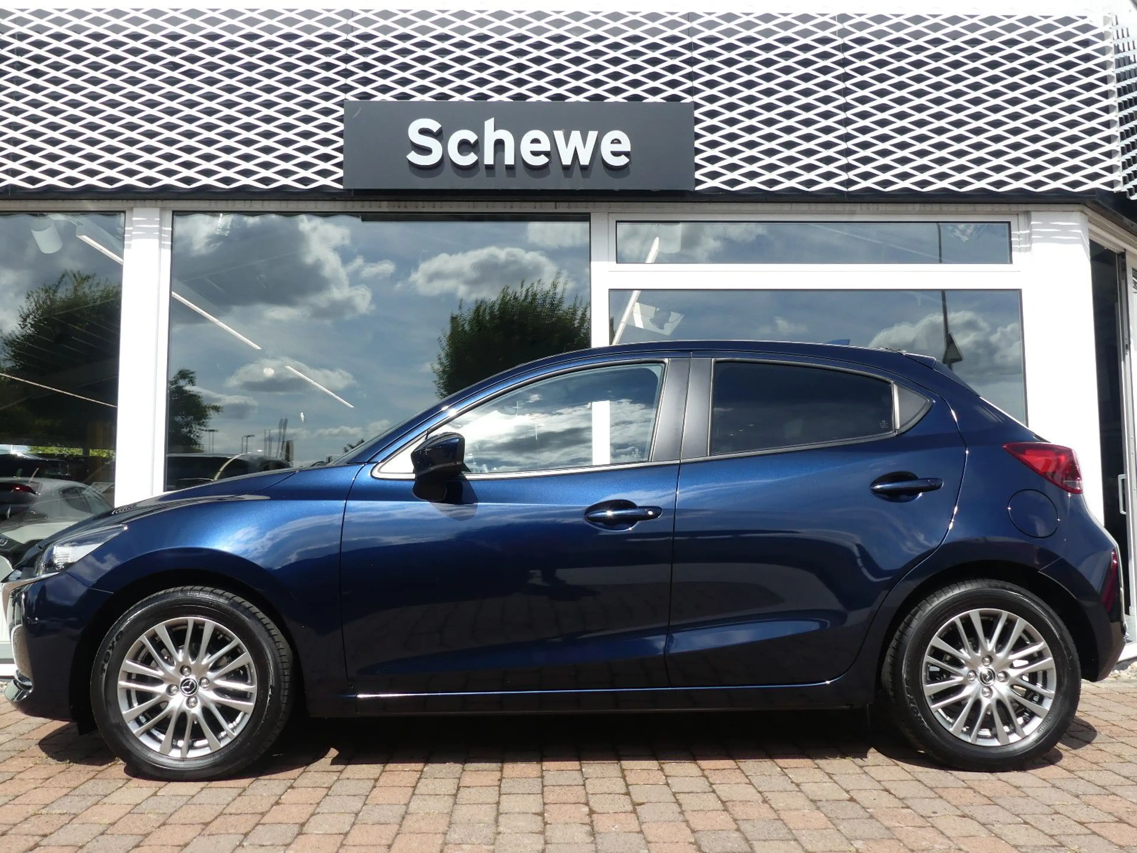 Mazda 2 e-SKYACTIV-G 90 M Hybrid Sports-Line — photo 2