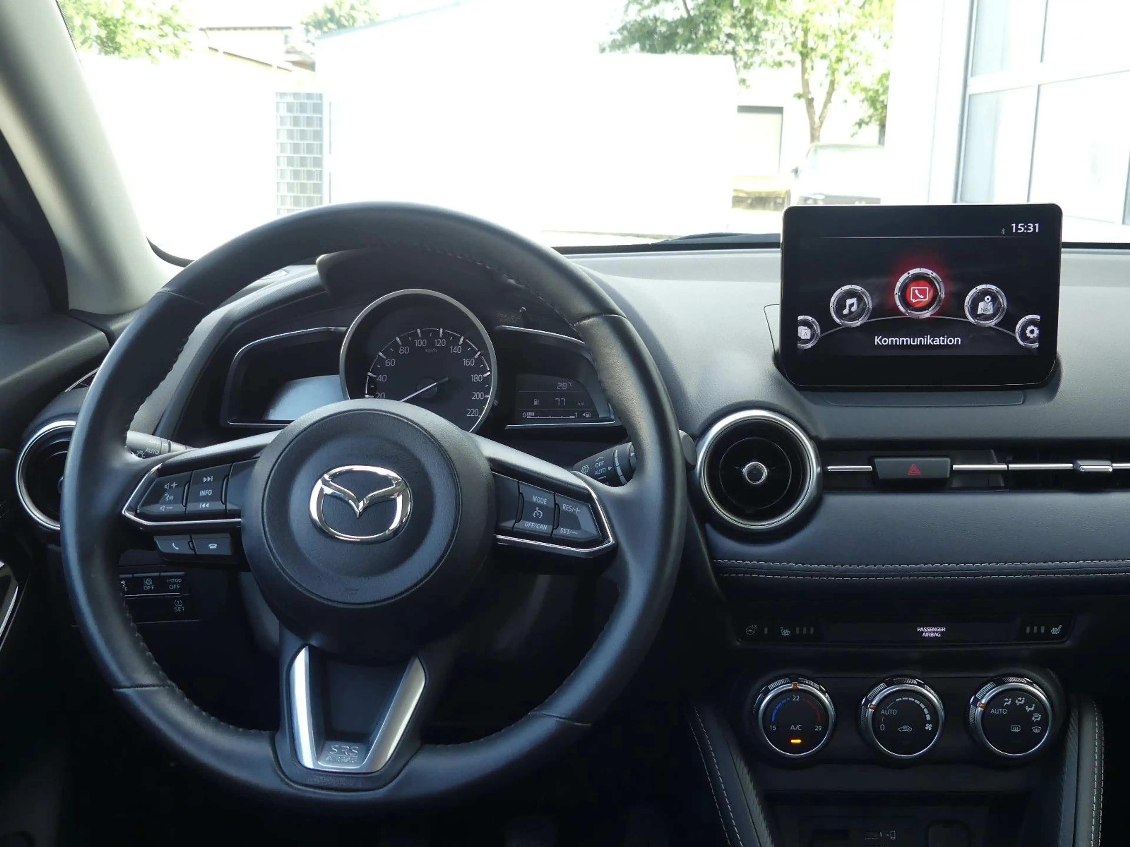 Mazda 2 e-SKYACTIV-G 90 M Hybrid Sports-Line — photo 15