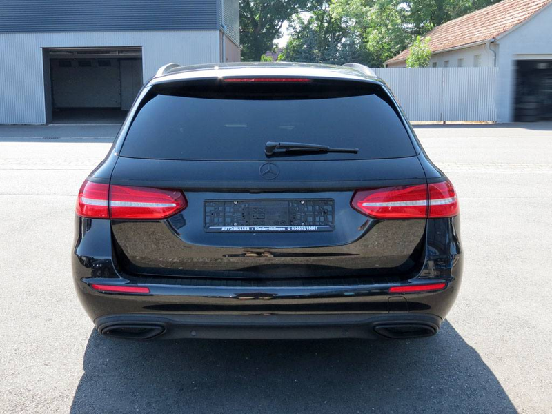 Mercedes-Benz E 400 d T-Modell 4M LED Distr. Widescreen Panorama — photo 5
