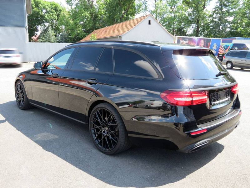 Mercedes-Benz E 400 d T-Modell 4M LED Distr. Widescreen Panorama — photo 2