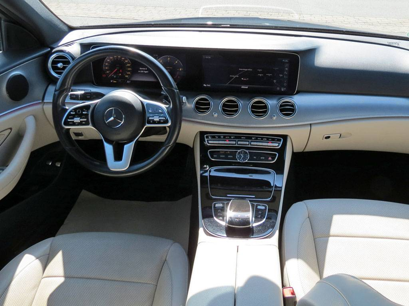 Mercedes-Benz E 400 d T-Modell 4M LED Distr. Widescreen Panorama — photo 9