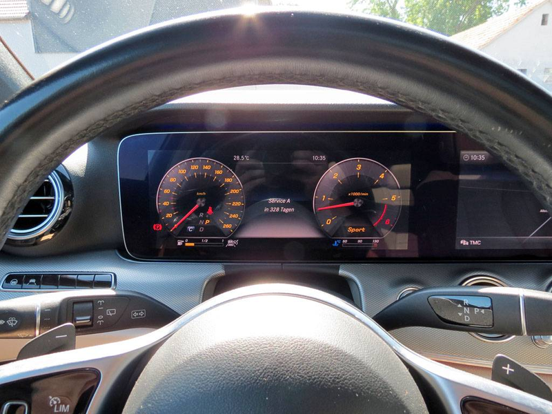 Mercedes-Benz E 400 d T-Modell 4M LED Distr. Widescreen Panorama — photo 11