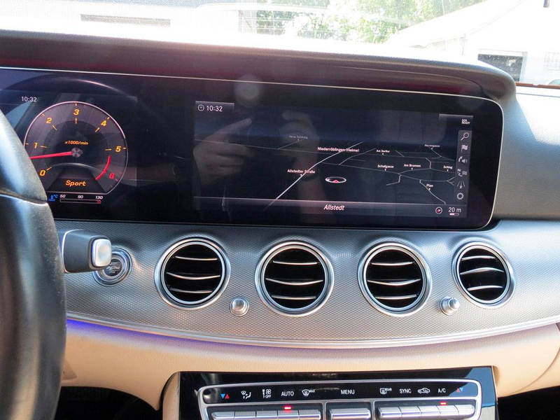 Mercedes-Benz E 400 d T-Modell 4M LED Distr. Widescreen Panorama — photo 13