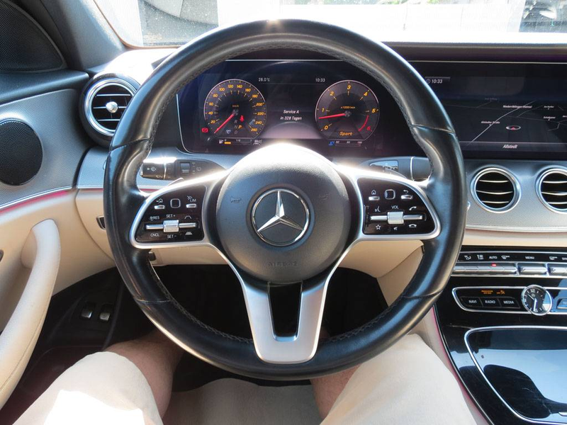 Mercedes-Benz E 400 d T-Modell 4M LED Distr. Widescreen Panorama — photo 10