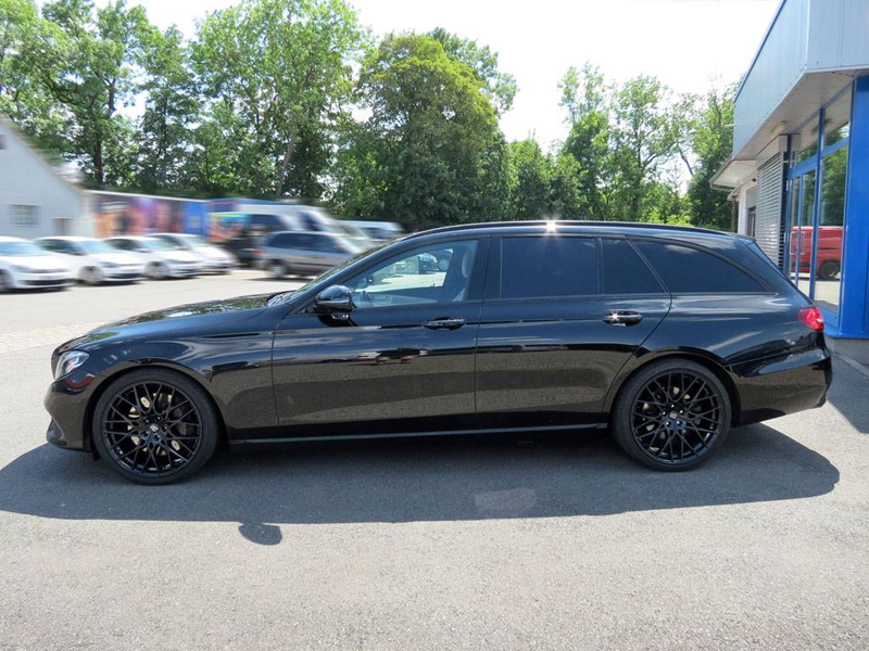 Mercedes-Benz E 400 d T-Modell 4M LED Distr. Widescreen Panorama — photo 3