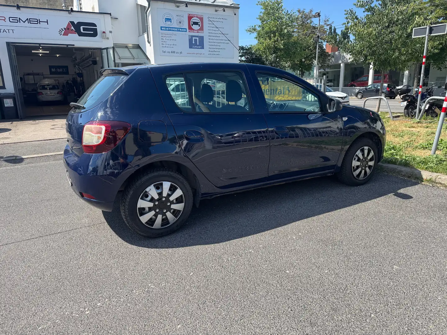 Dacia Sandero 1.2 16V Supreme 75 Blau - 2