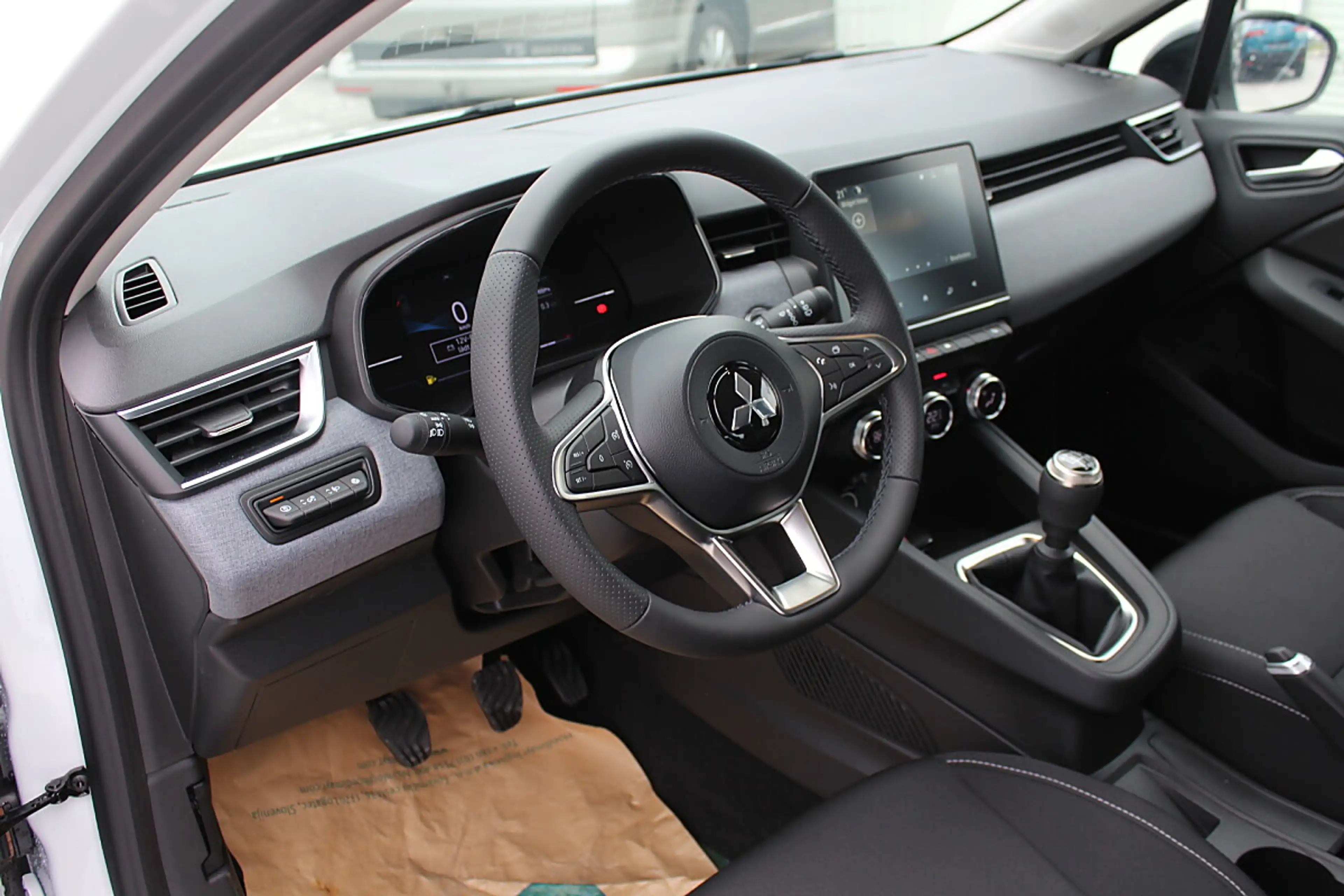 Mitsubishi Colt 1,0 MPI-T Invite — photo 14