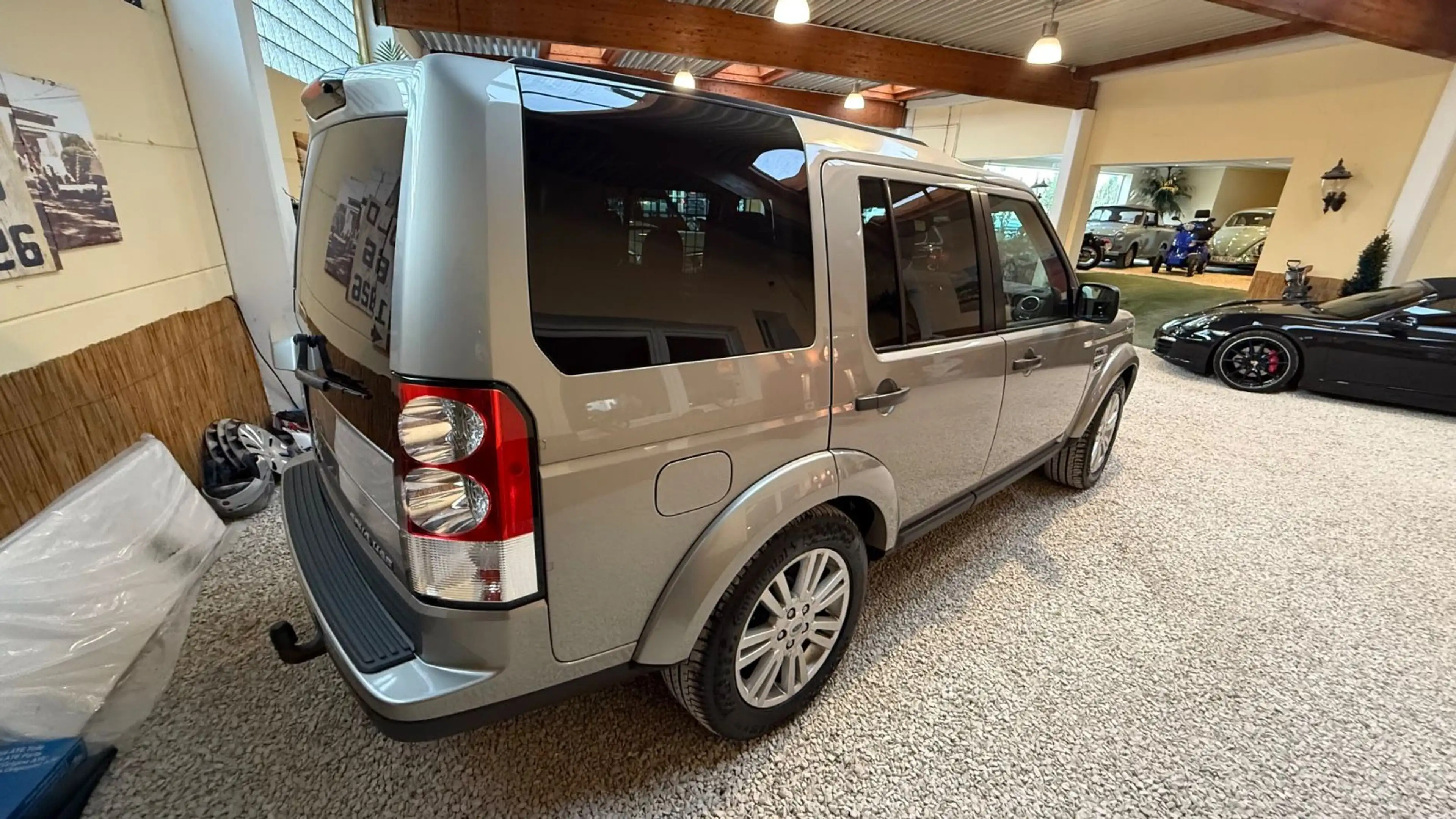 Land Rover Discovery 4 TDV6 HSE — photo 3