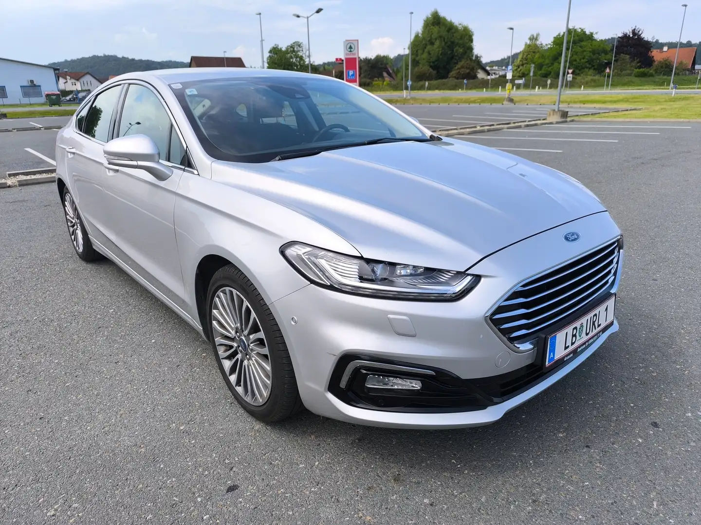 Ford Mondeo Mondeo Titanium 2,0 EcoBlue SCR Aut. Titanium Silber - 1