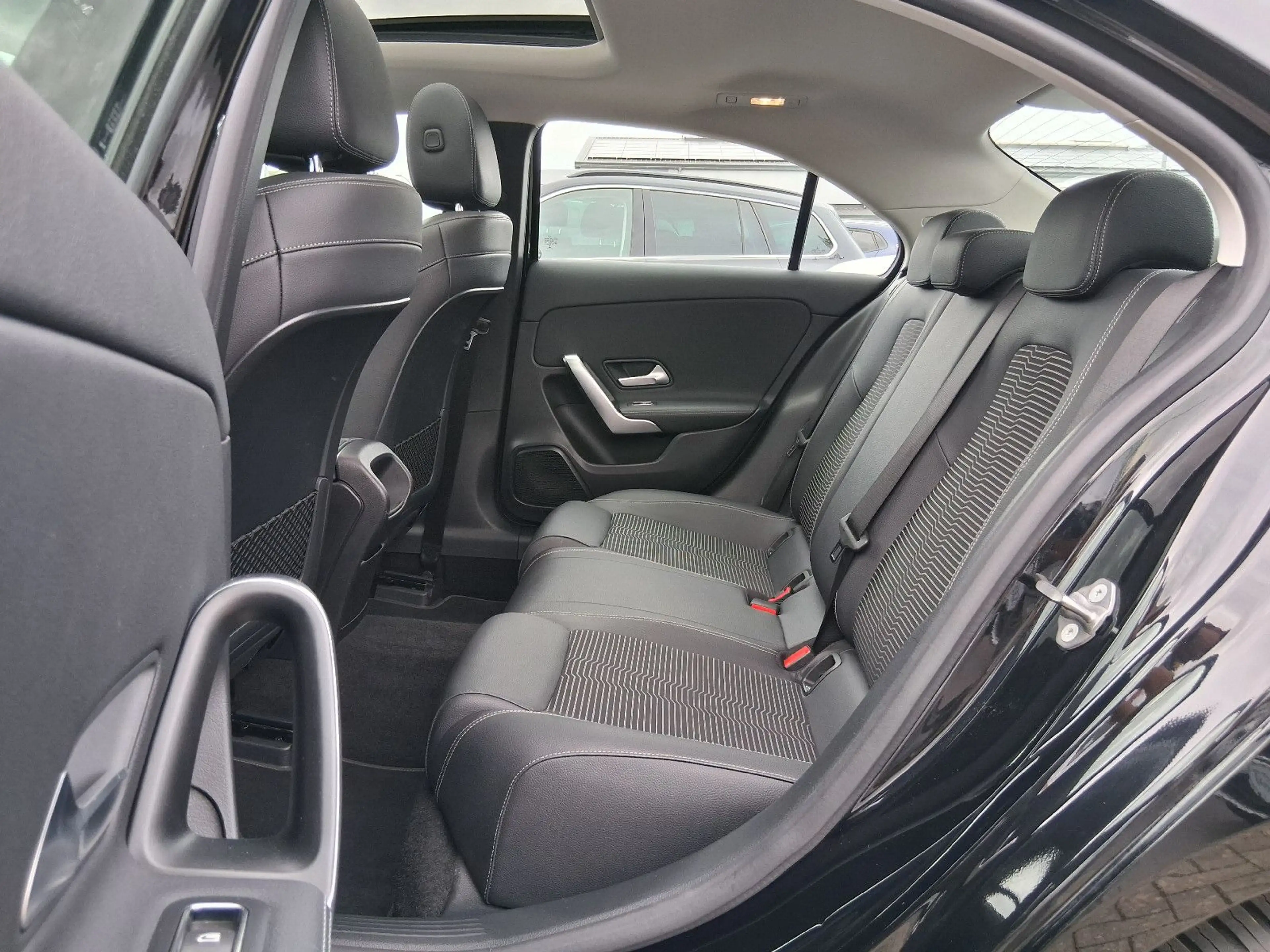 Mercedes-Benz A 200 Limousine Progressive — photo 10