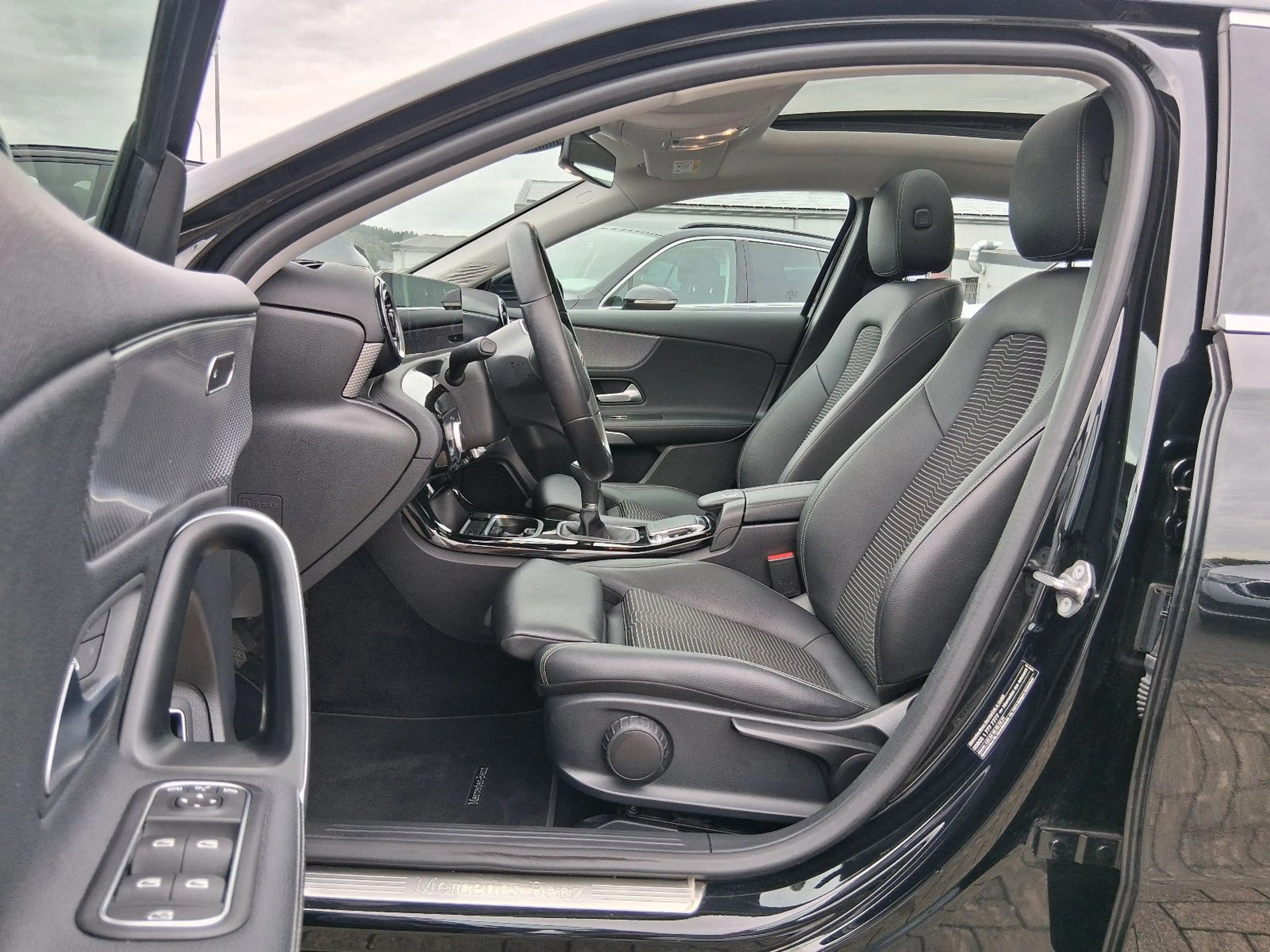 Mercedes-Benz A 200 Limousine Progressive — photo 7