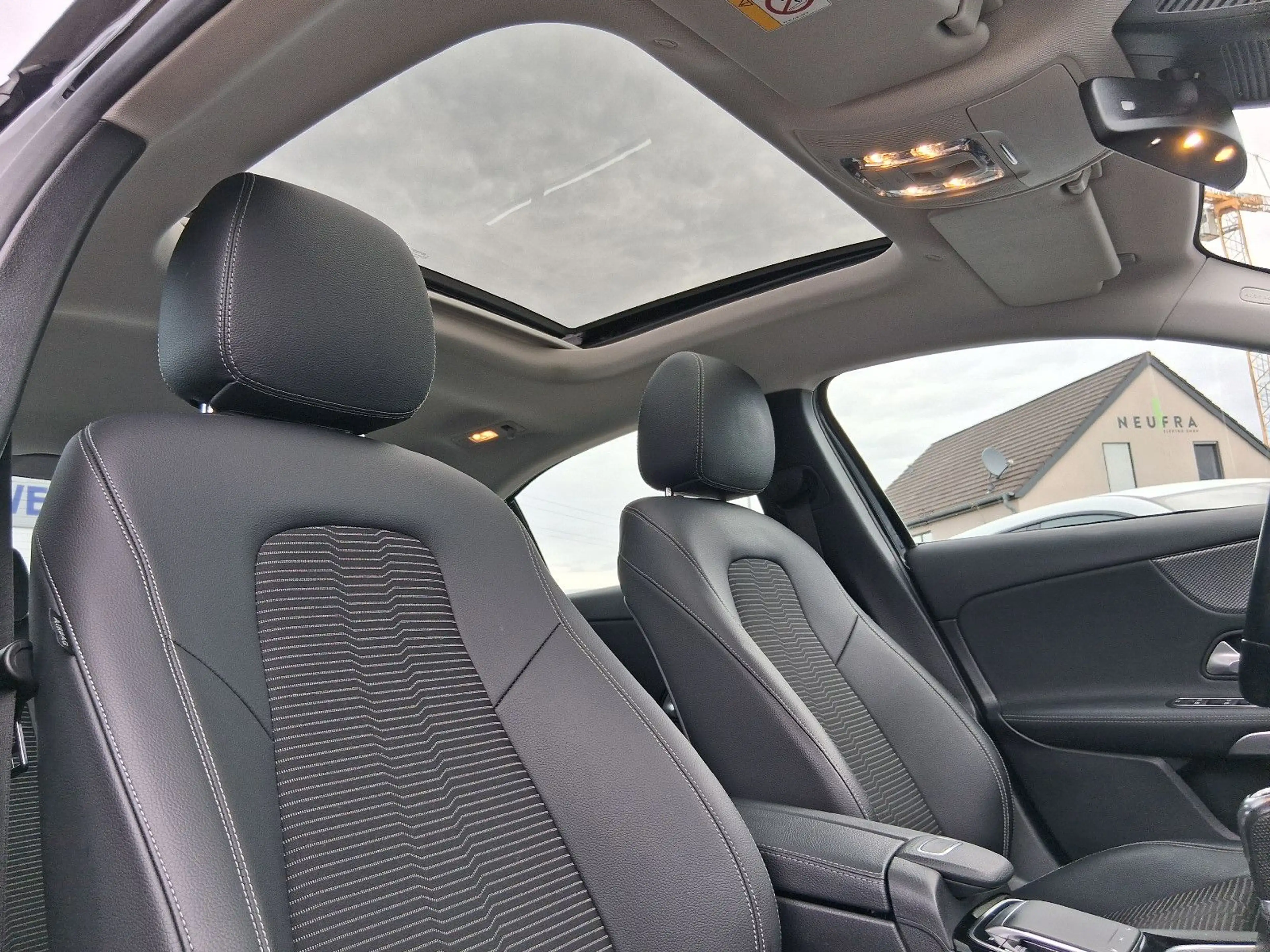 Mercedes-Benz A 200 Limousine Progressive — photo 14