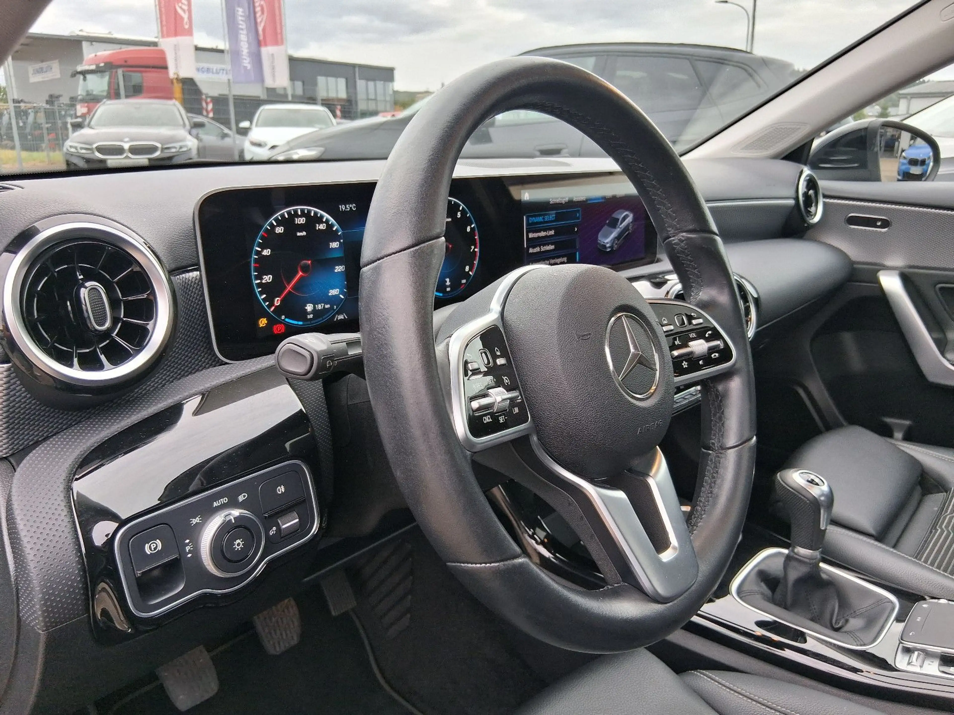 Mercedes-Benz A 200 Limousine Progressive — photo 9
