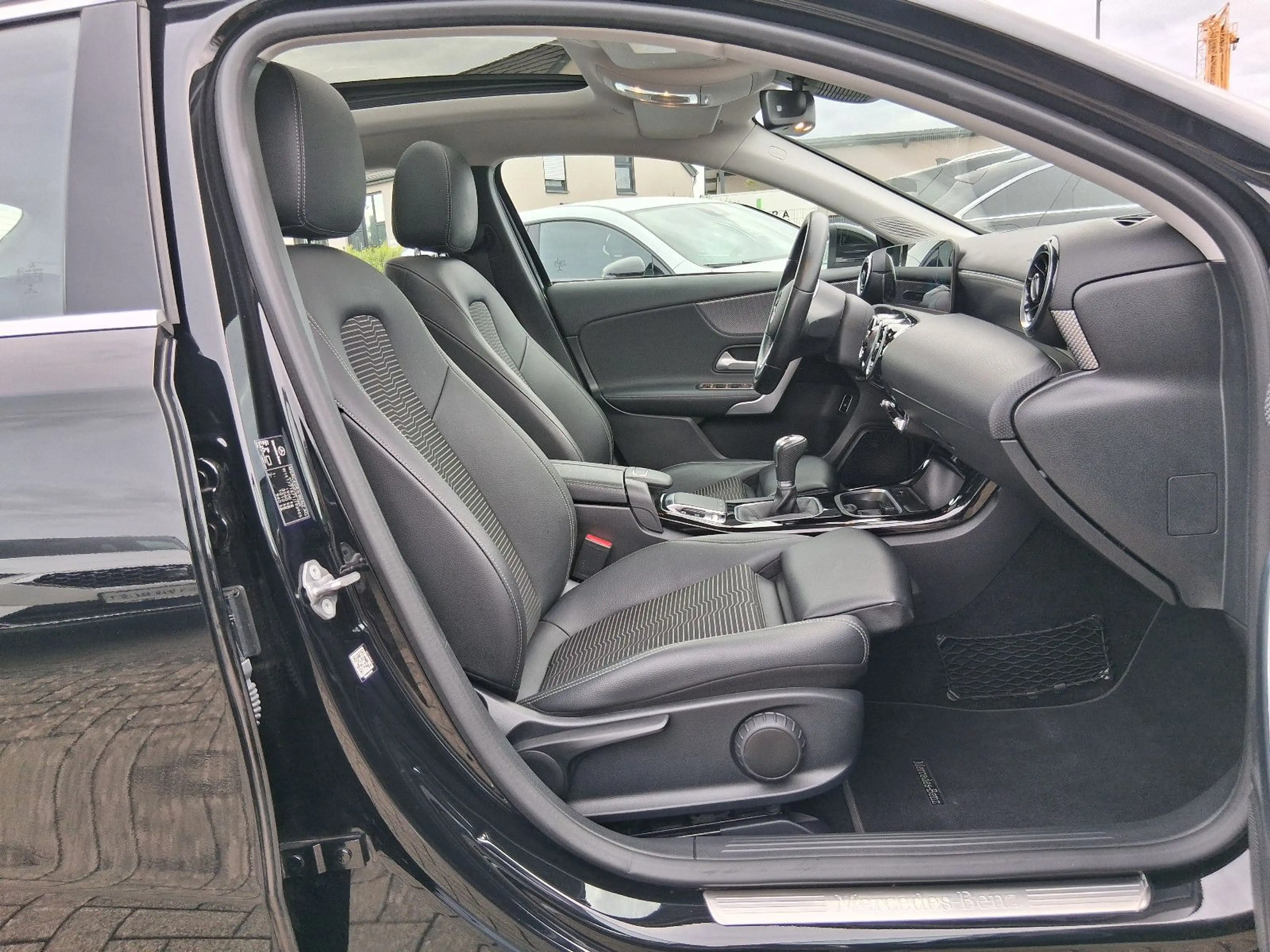 Mercedes-Benz A 200 Limousine Progressive — photo 13