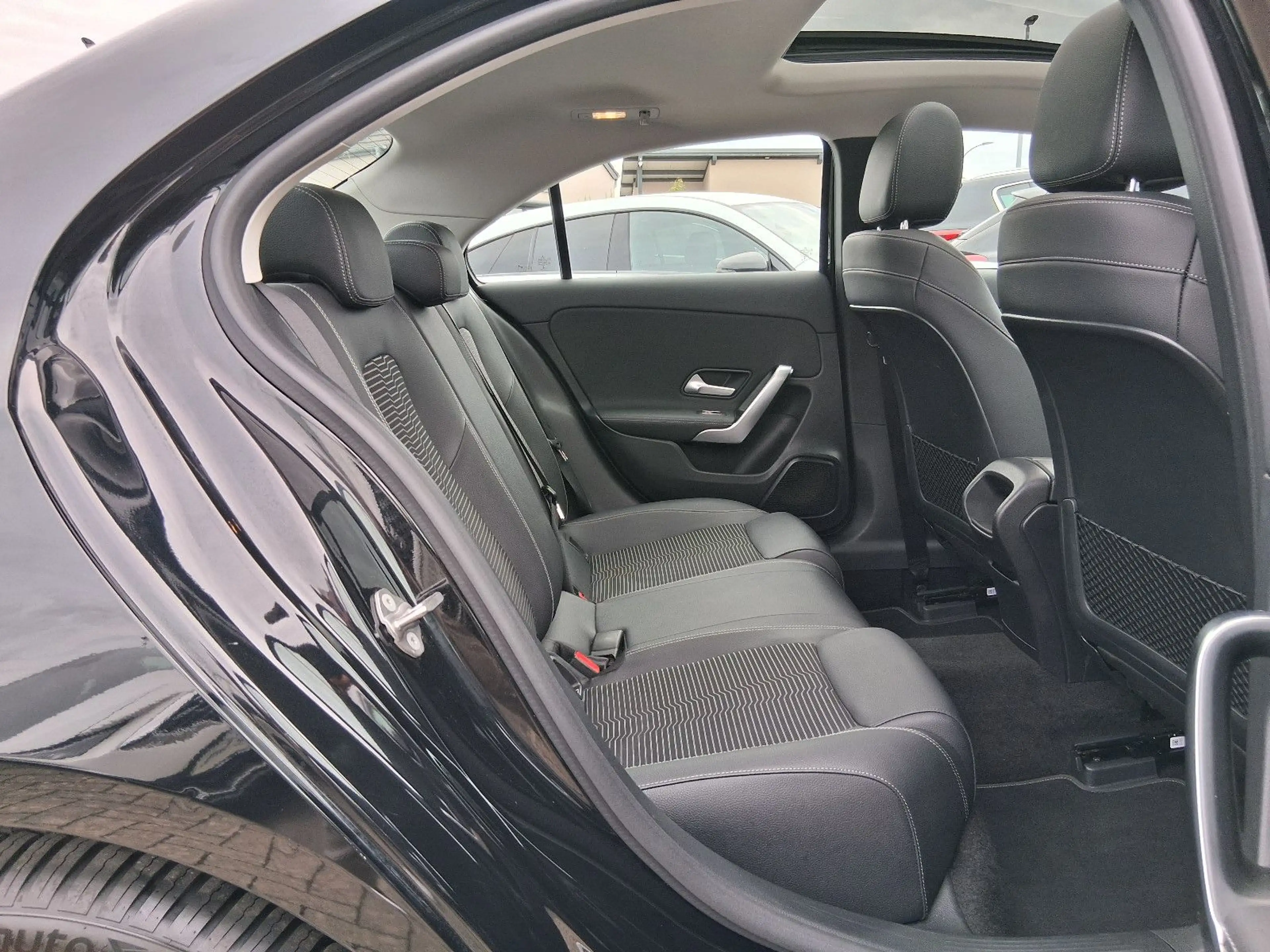 Mercedes-Benz A 200 Limousine Progressive — photo 12
