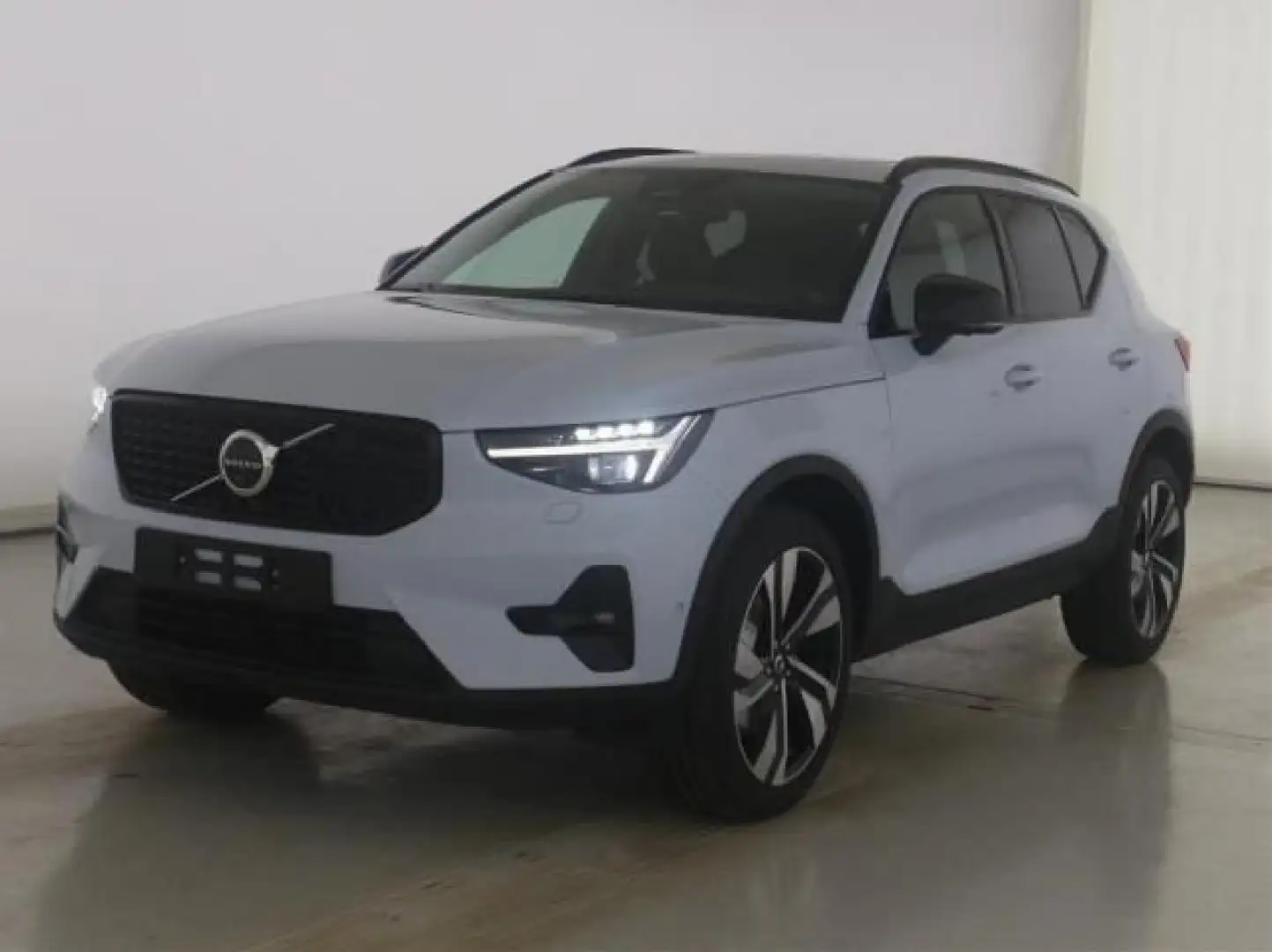 Volvo XC40 B4B Plus Dark Blau - 1