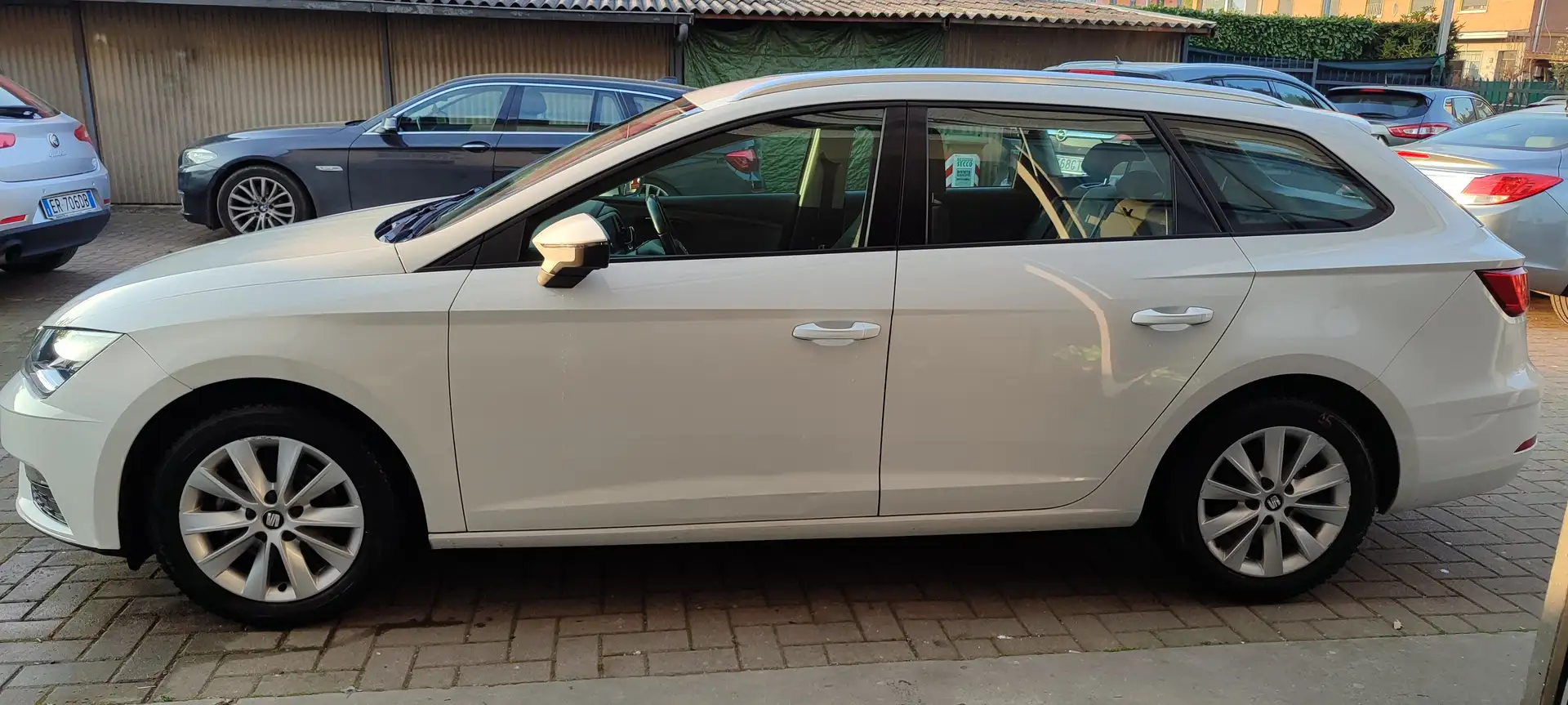 SEAT Leon Leon ST 1.6 tdi Style 115cv dsg Bílá - 2