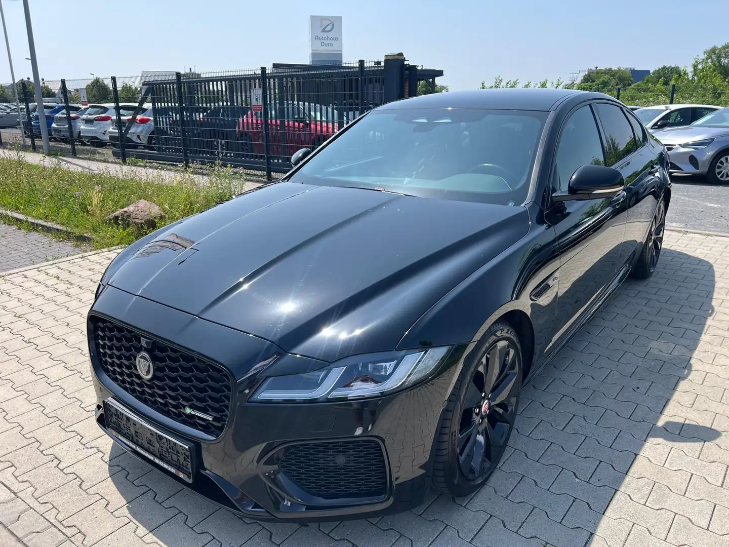 Jaguar XF D200 R-Dynamic S Aut. Navi+Led+Leder+Shz Schwarz - 2