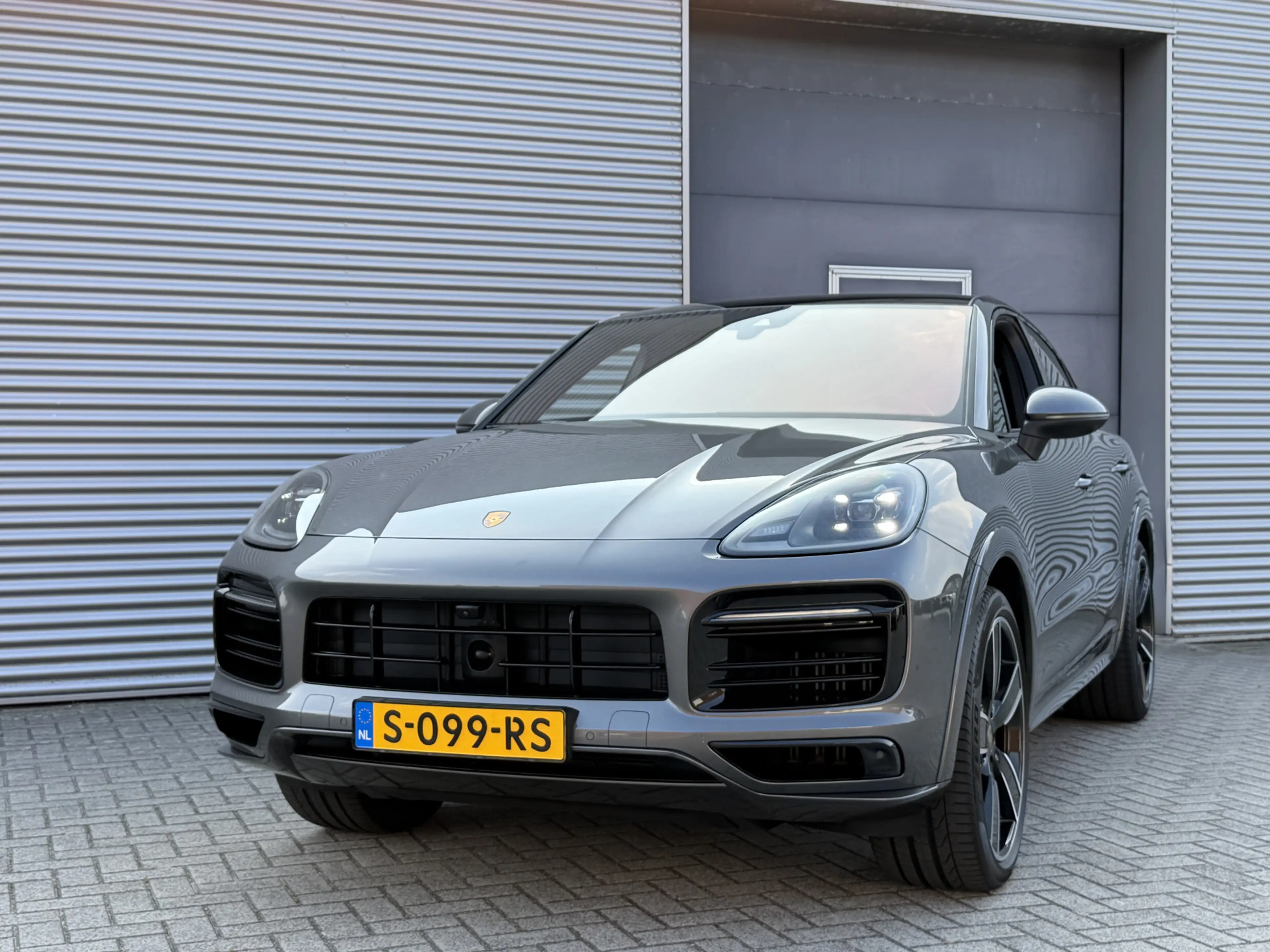 Porsche Cayenne Coupé 3.0 E-Hybrid I PHEV I Pano.dak I Carplay I 4 — photo 2