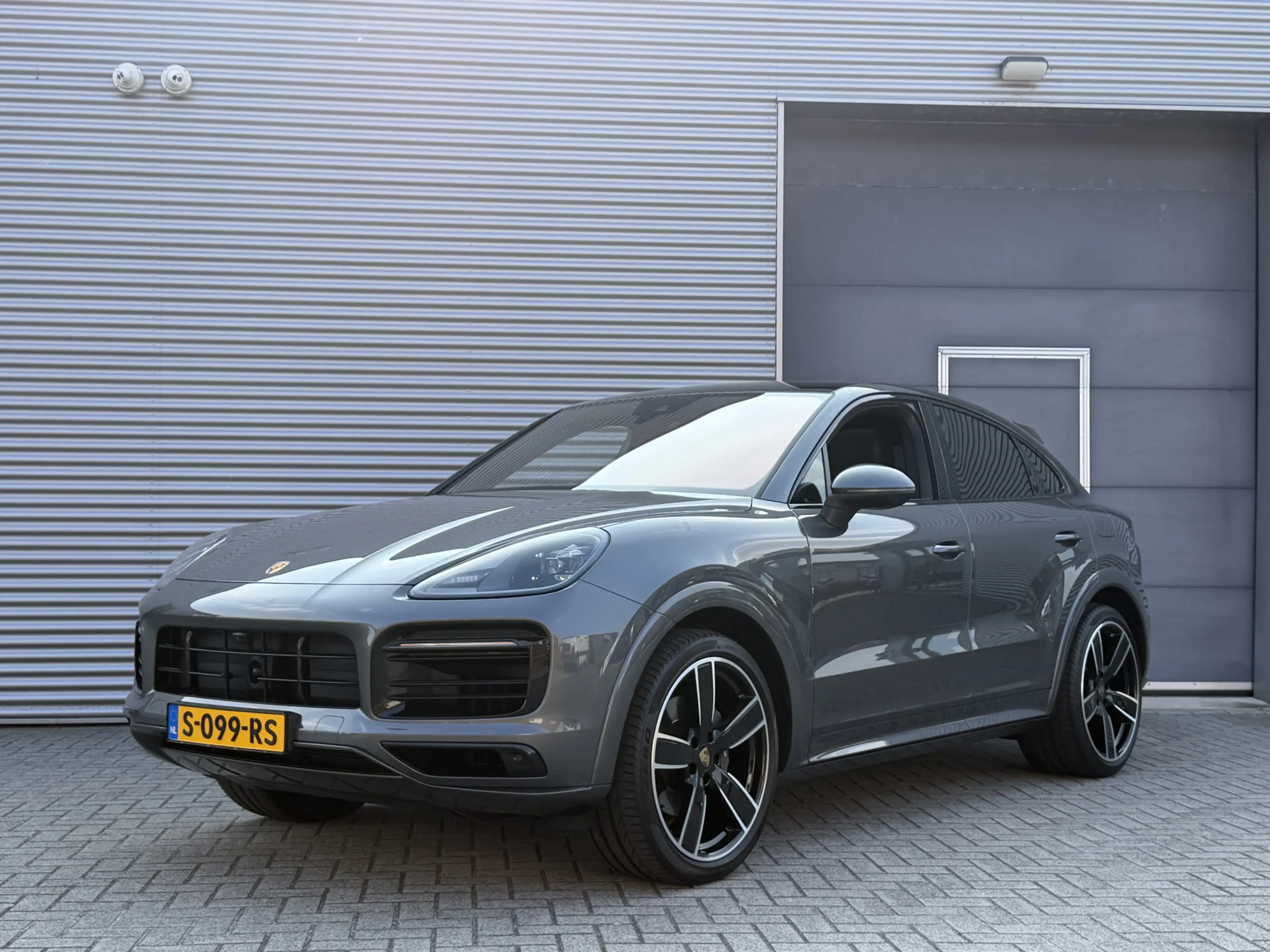 Porsche Cayenne Coupé 3.0 E-Hybrid I PHEV I Pano.dak I Carplay I 4