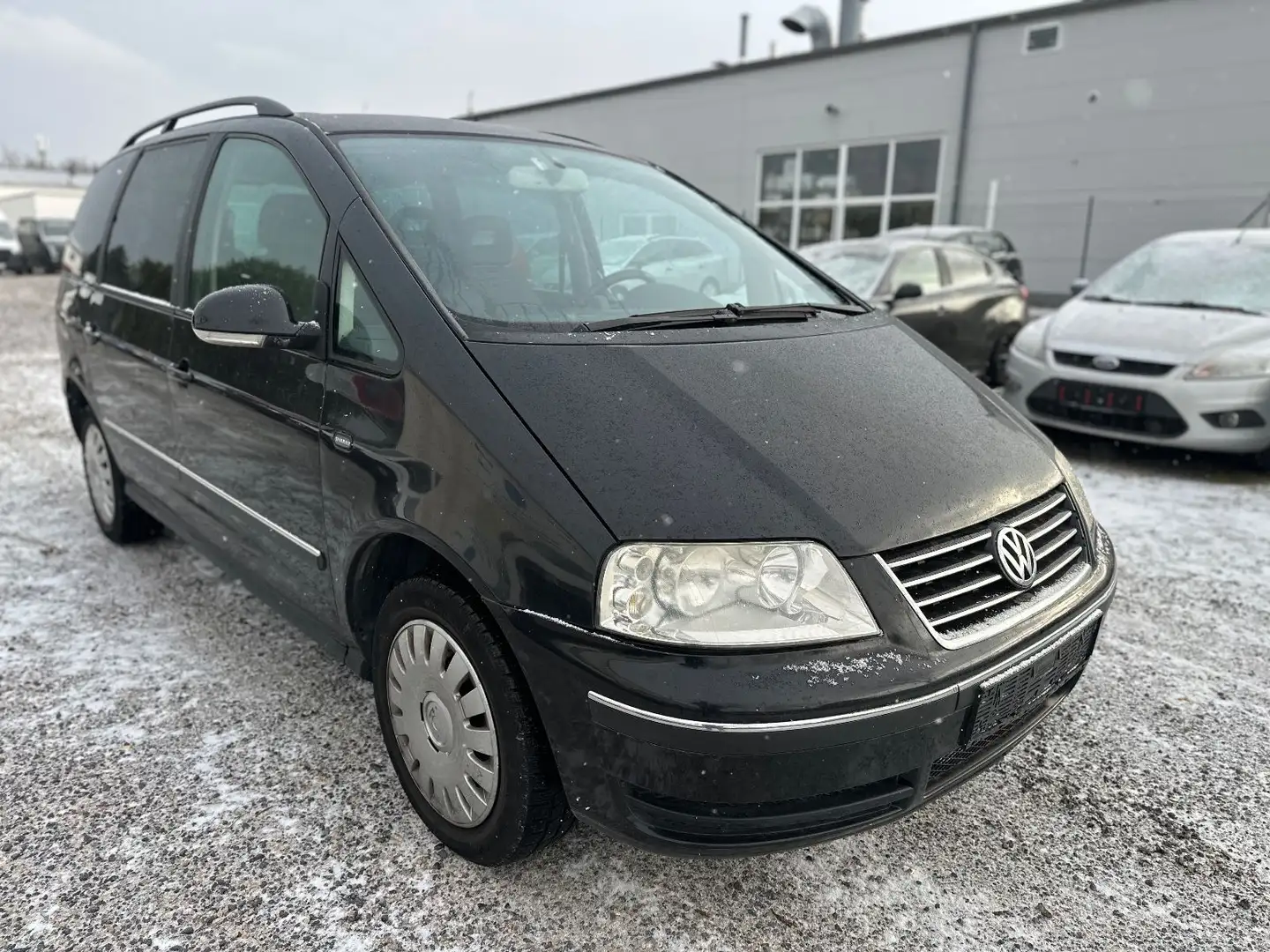 Volkswagen Sharan 1.9TDI Highline-7 Sitzer Schwarz - 1