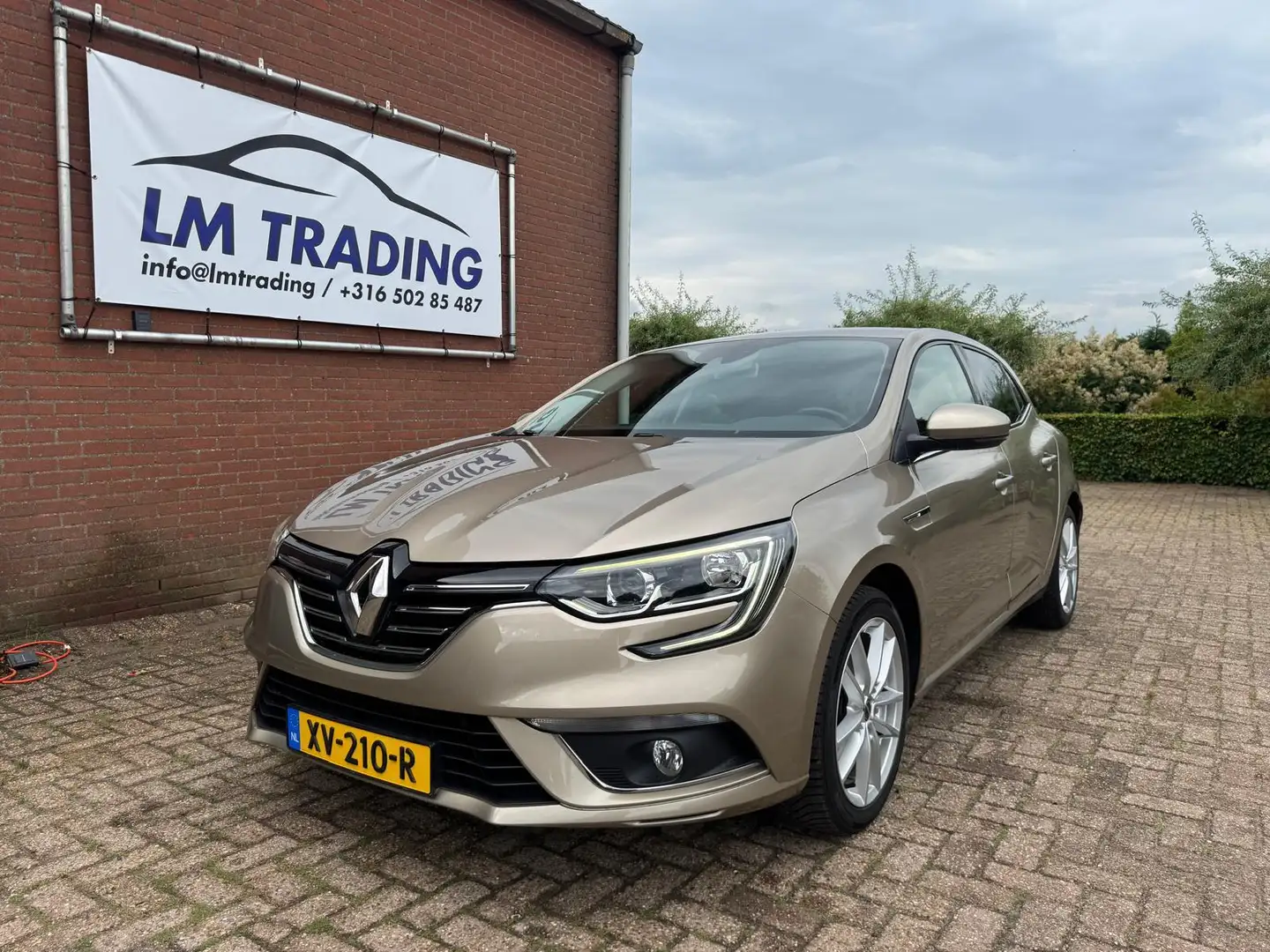 Renault Megane 1.2 TCe Zen KEYLESS NAVI SFEERVERLICHTING TREKHAAK Bruin - 2