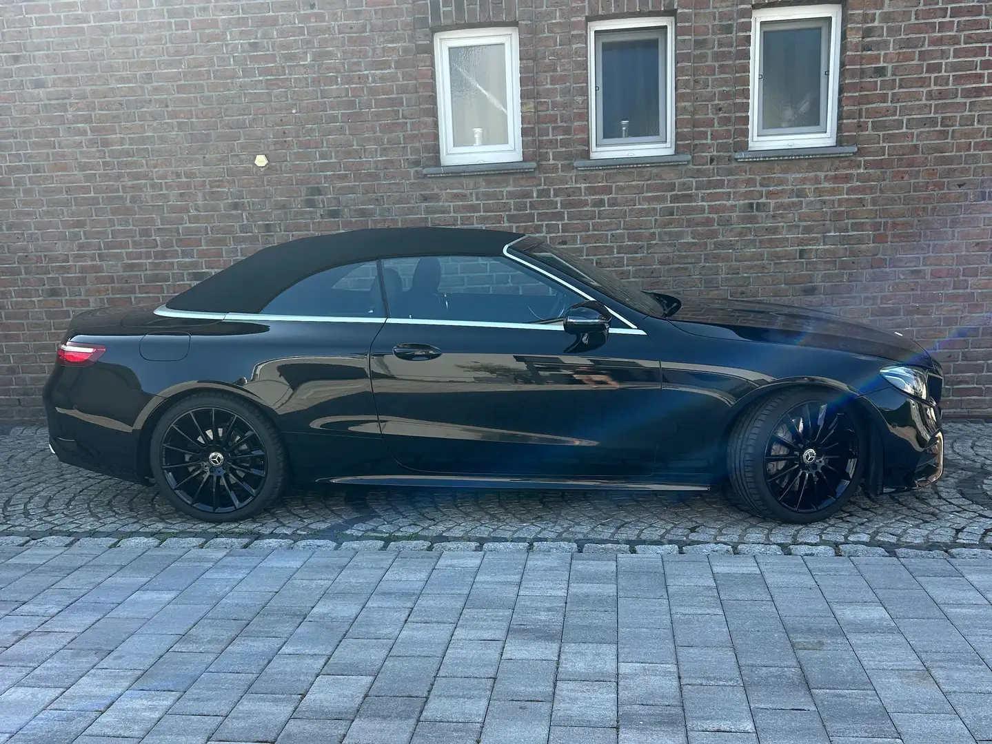 Mercedes-Benz E 300 E 300 Cabrio 9G-TRONIC AMG Line Nero - 1