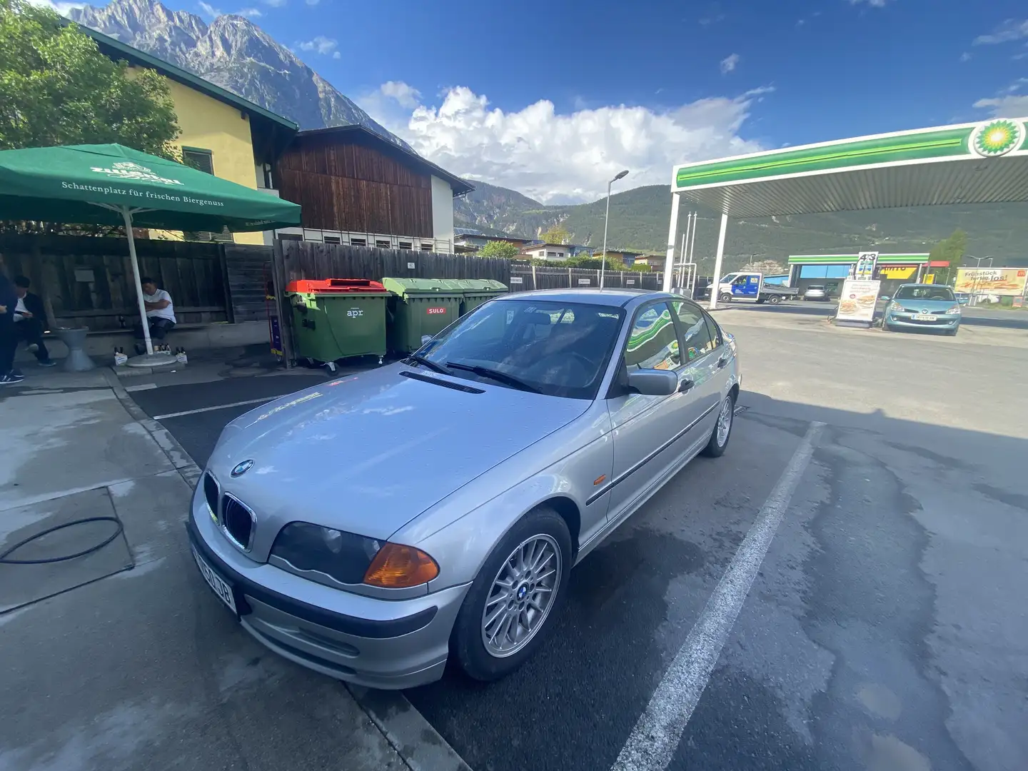 BMW 320 320d - 1